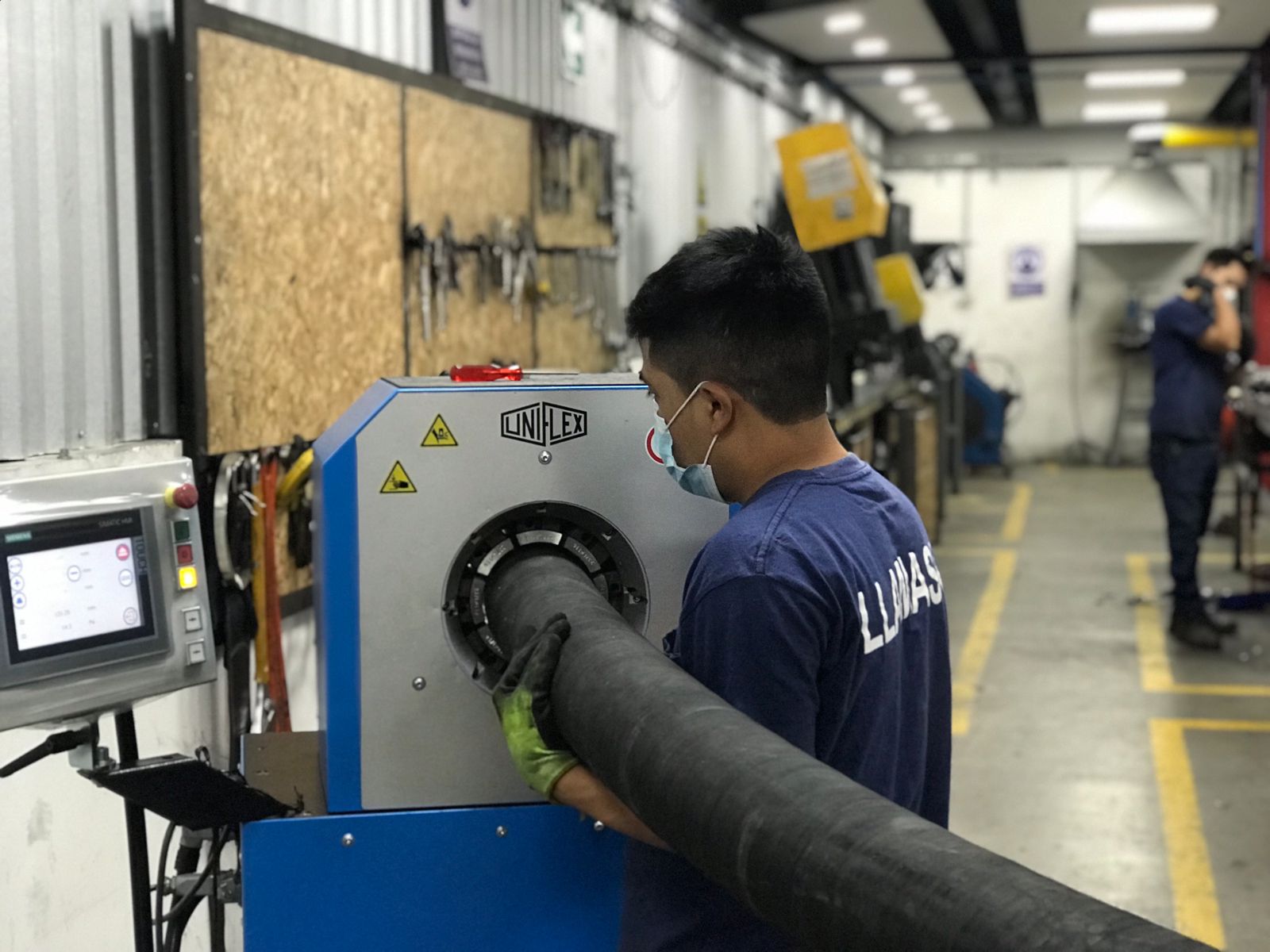 Llamasa promueve la seguridad en mangueras para proteger a sus clientes y el medio ambiente