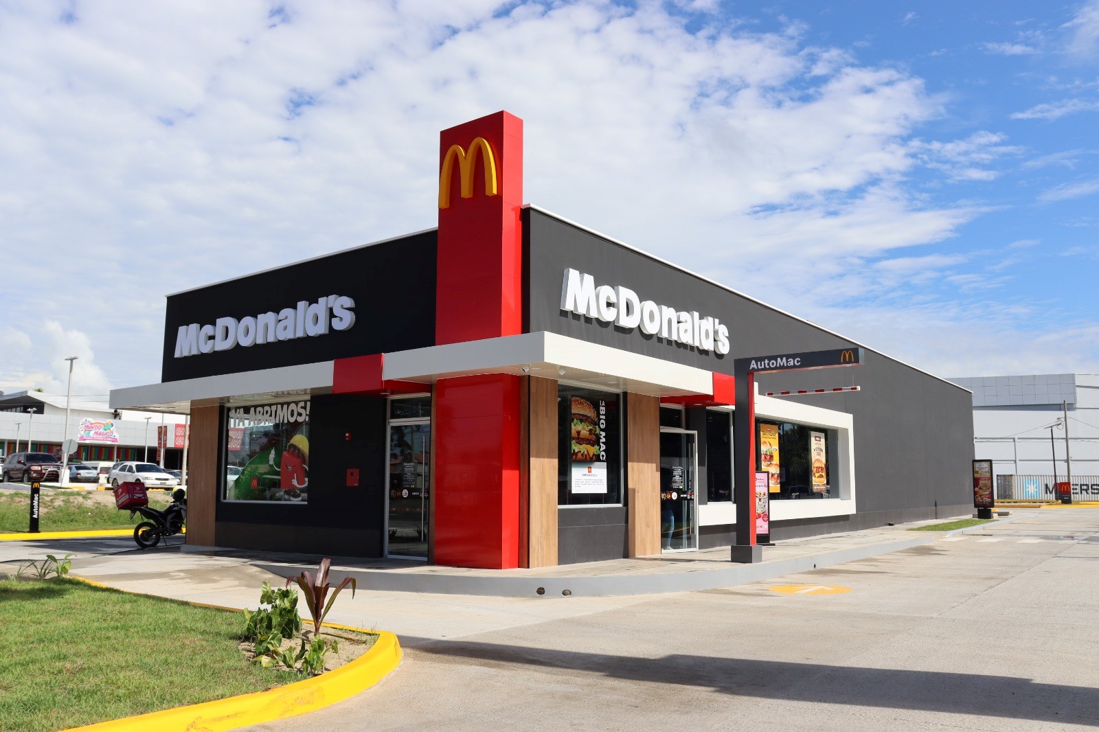 McDonald’s celebra la apertura de su restaurante número 80 en Panamá