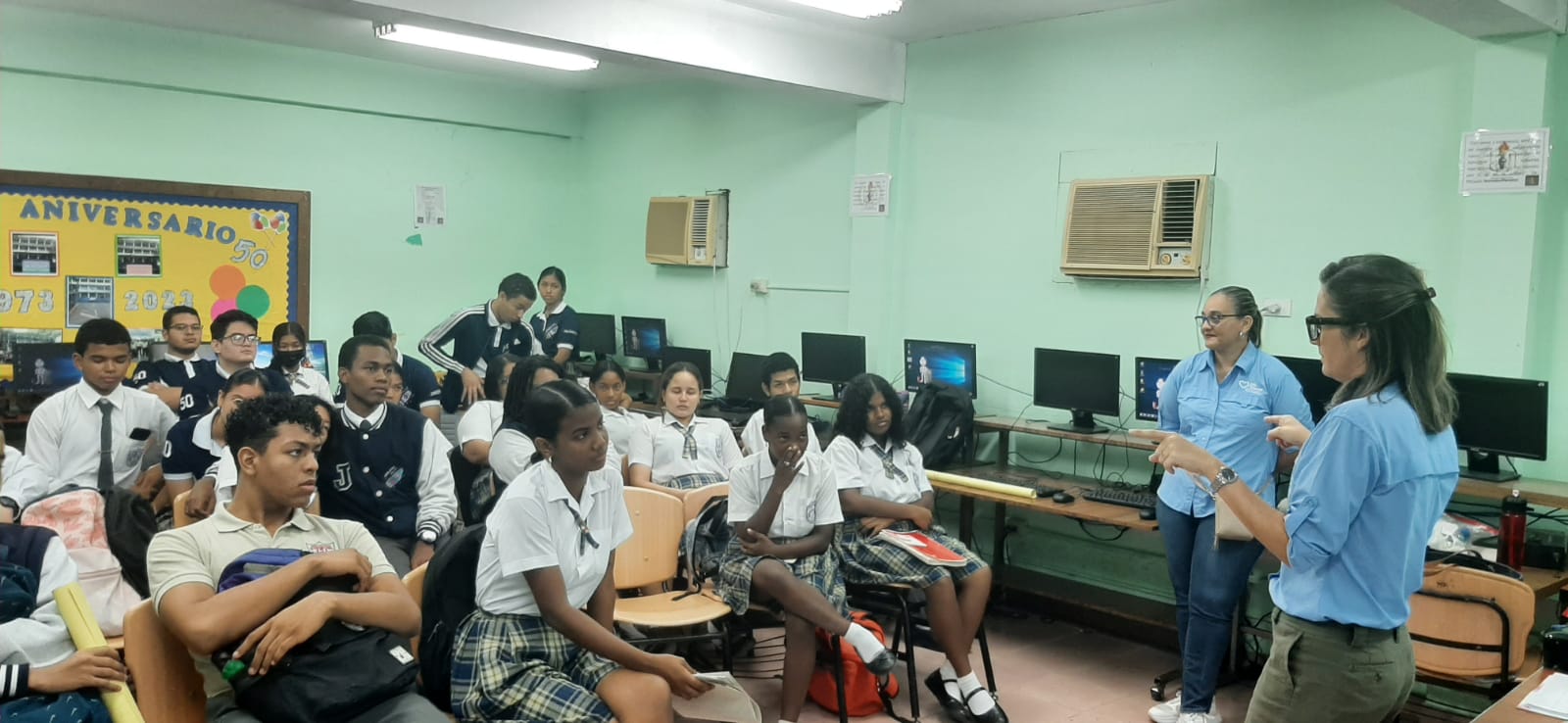 250 estudiantes Panamá se graduaron de Educación Financiera