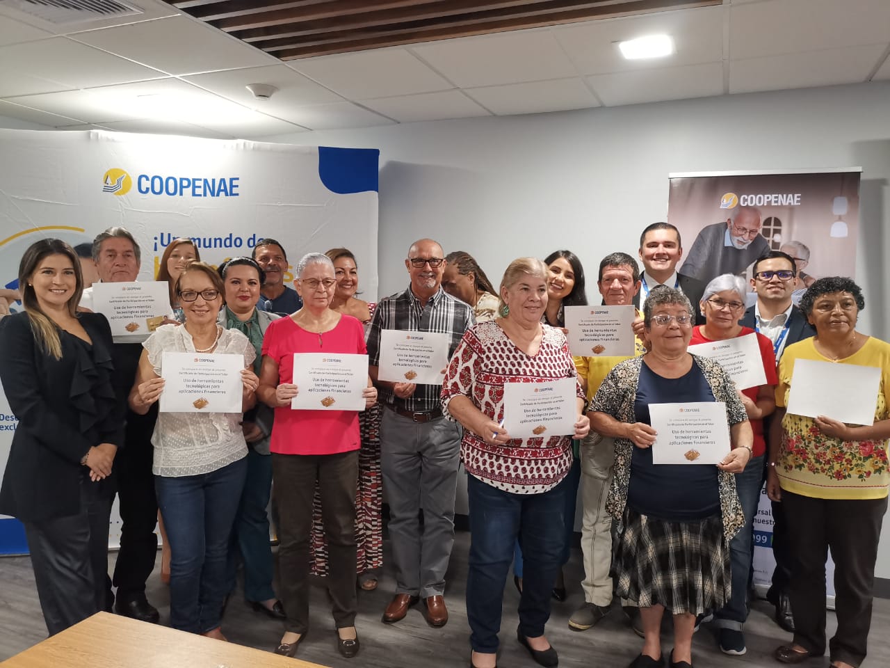 350 adultos mayores se capacitarán en uso de tecnología y ciberseguridad