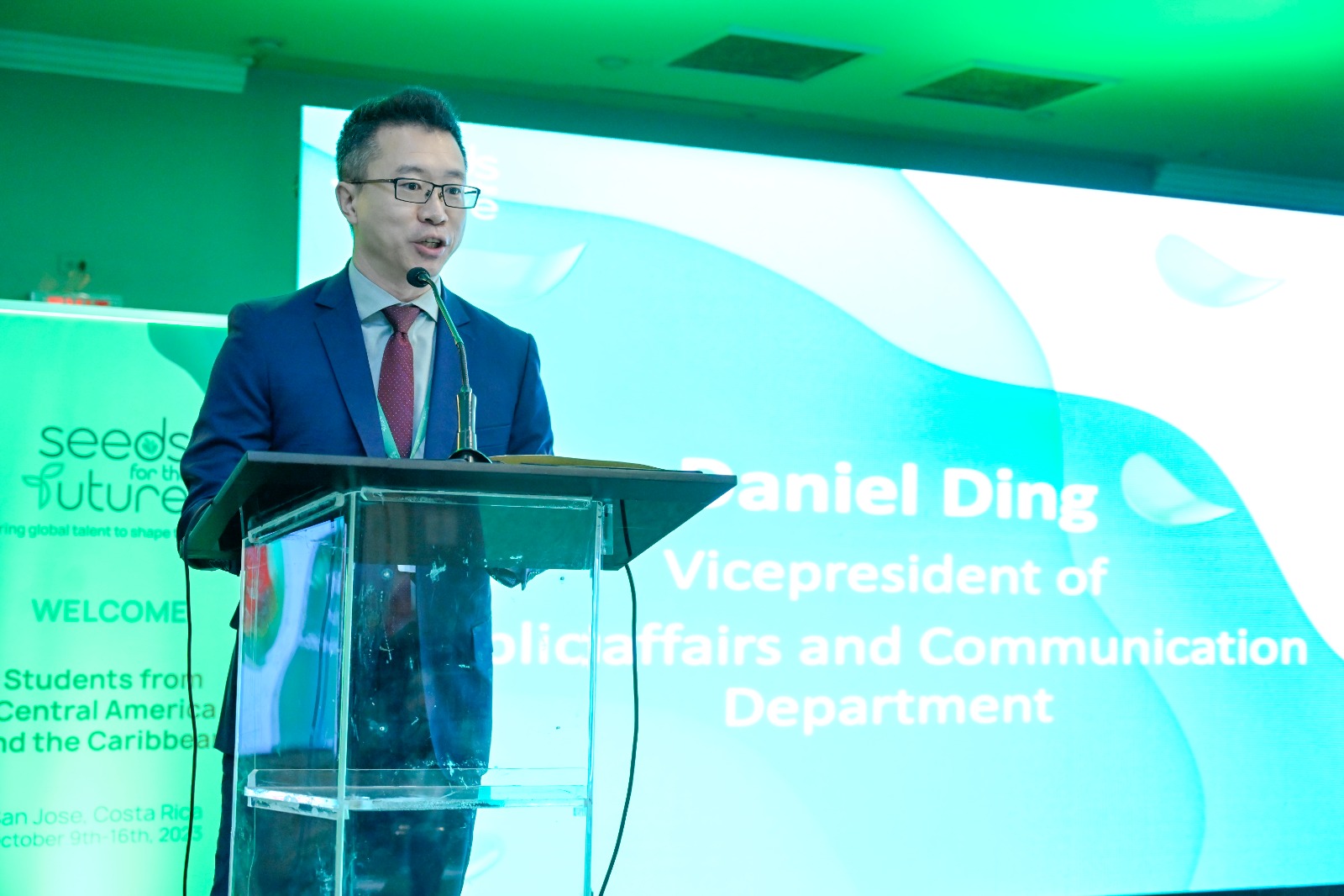 Costa Rica recibe a estudiantes de Centroamérica y el Caribe para capacitarlos en tecnología