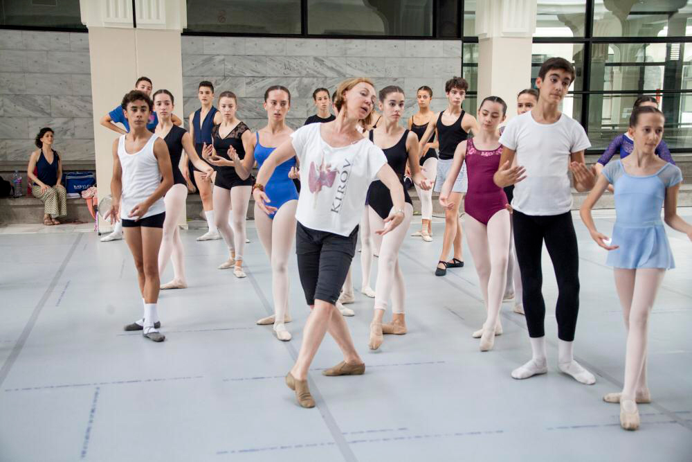 Ballet  Coppélia afina últimos detalles y promete una gala de lujo