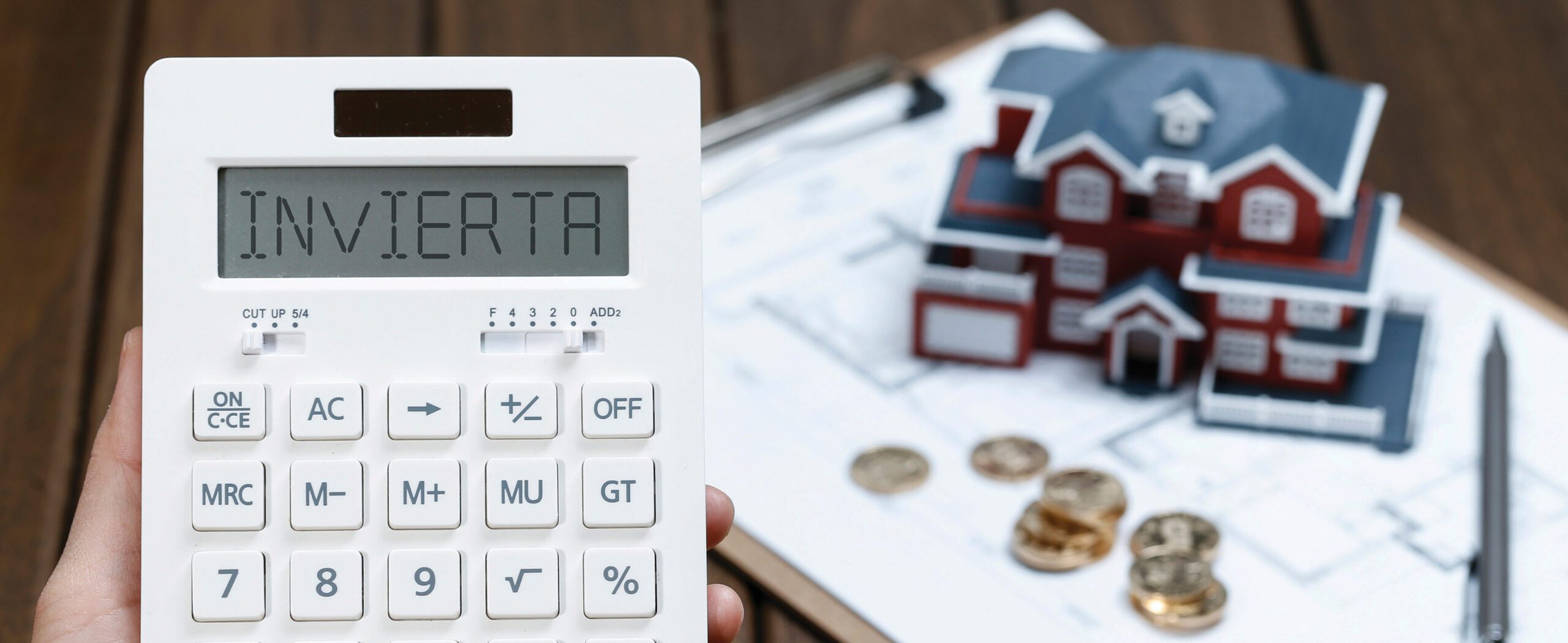 Analice la posibilidad de invertir en bienes raíces