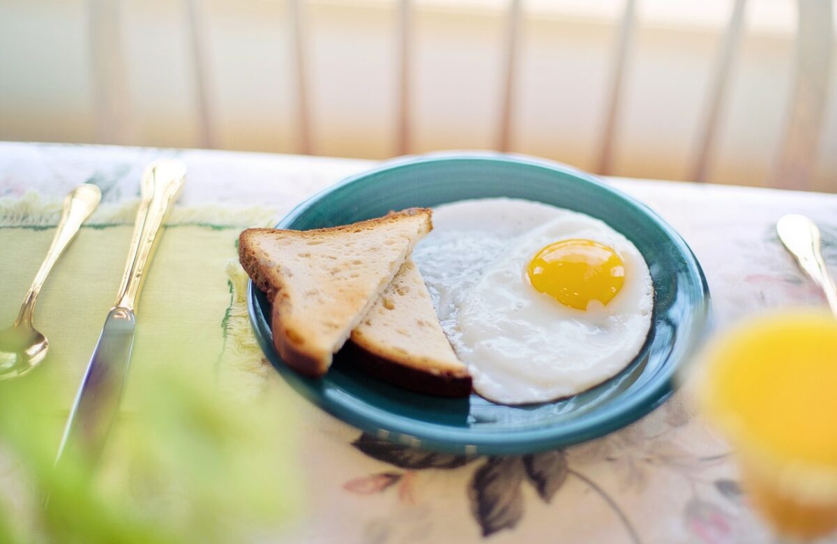 Cinco ingredientes de un desayuno ideal para cuidar la salud del cerebro, según un neurocientífico