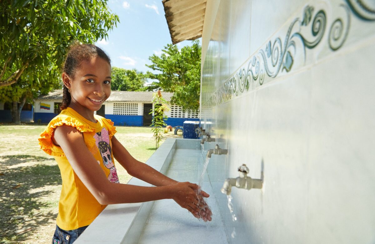 Kimberly-Clark y Discovery lanzan iniciativa de concientización que visibiliza la falta de acceso a saneamiento y agua potable en la región