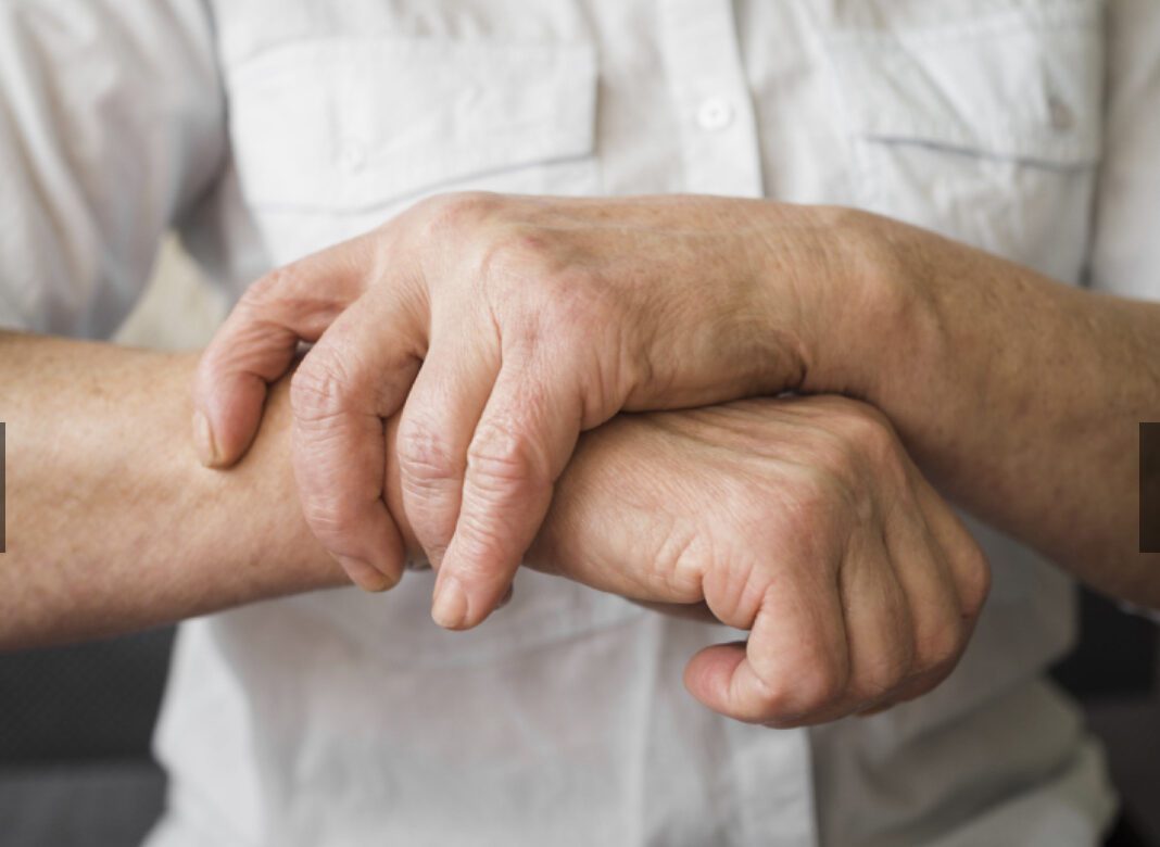 Este superalimento combate la artritis y disminuye el dolor, según un premio Nobel de Medicina