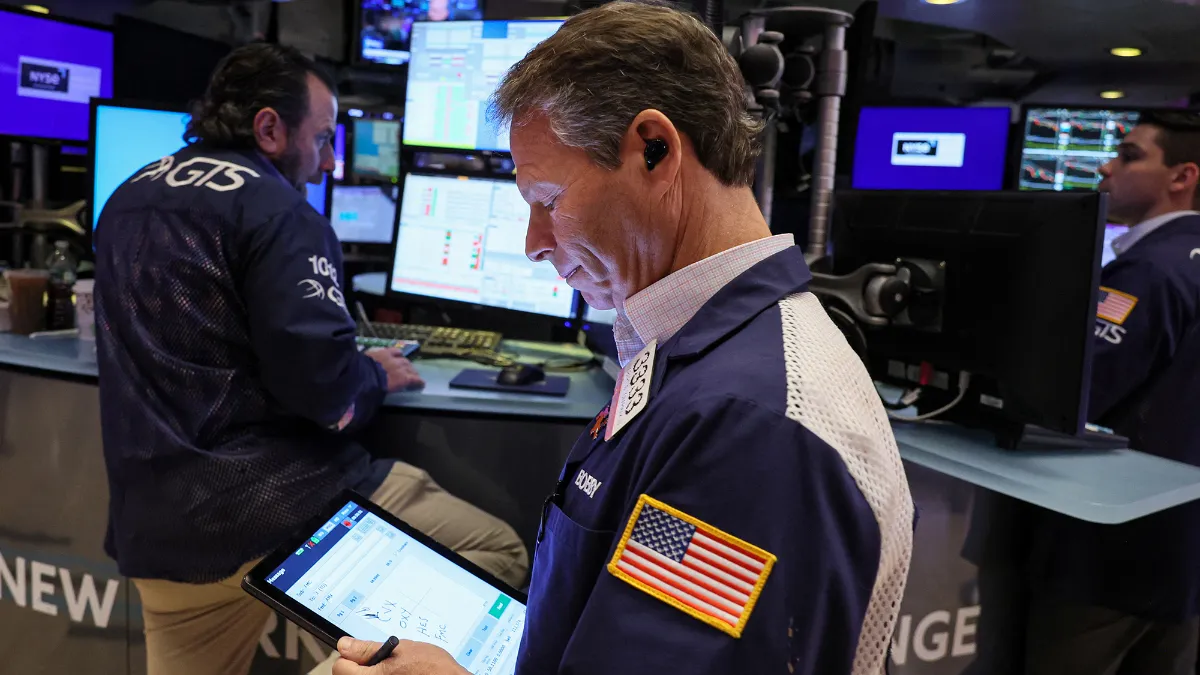 Wall Street cierra con fuertes ganancias por entusiasmo tras dato de inflación