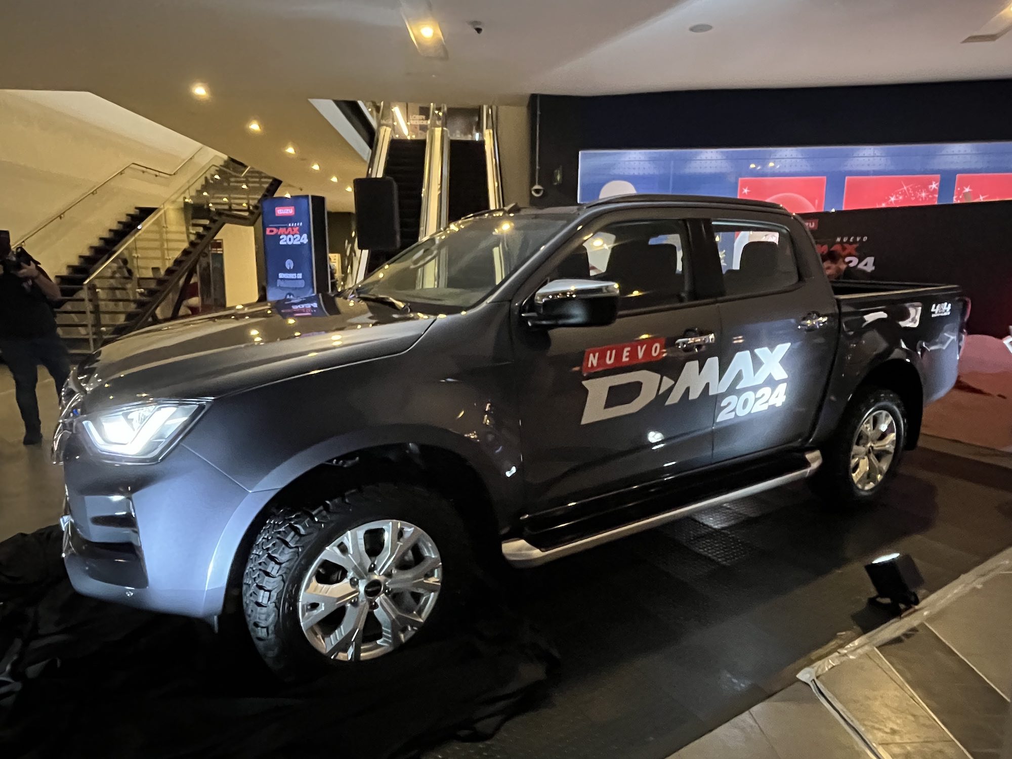 Isuzu revela un “nuevo look” para su icónico D-MAX