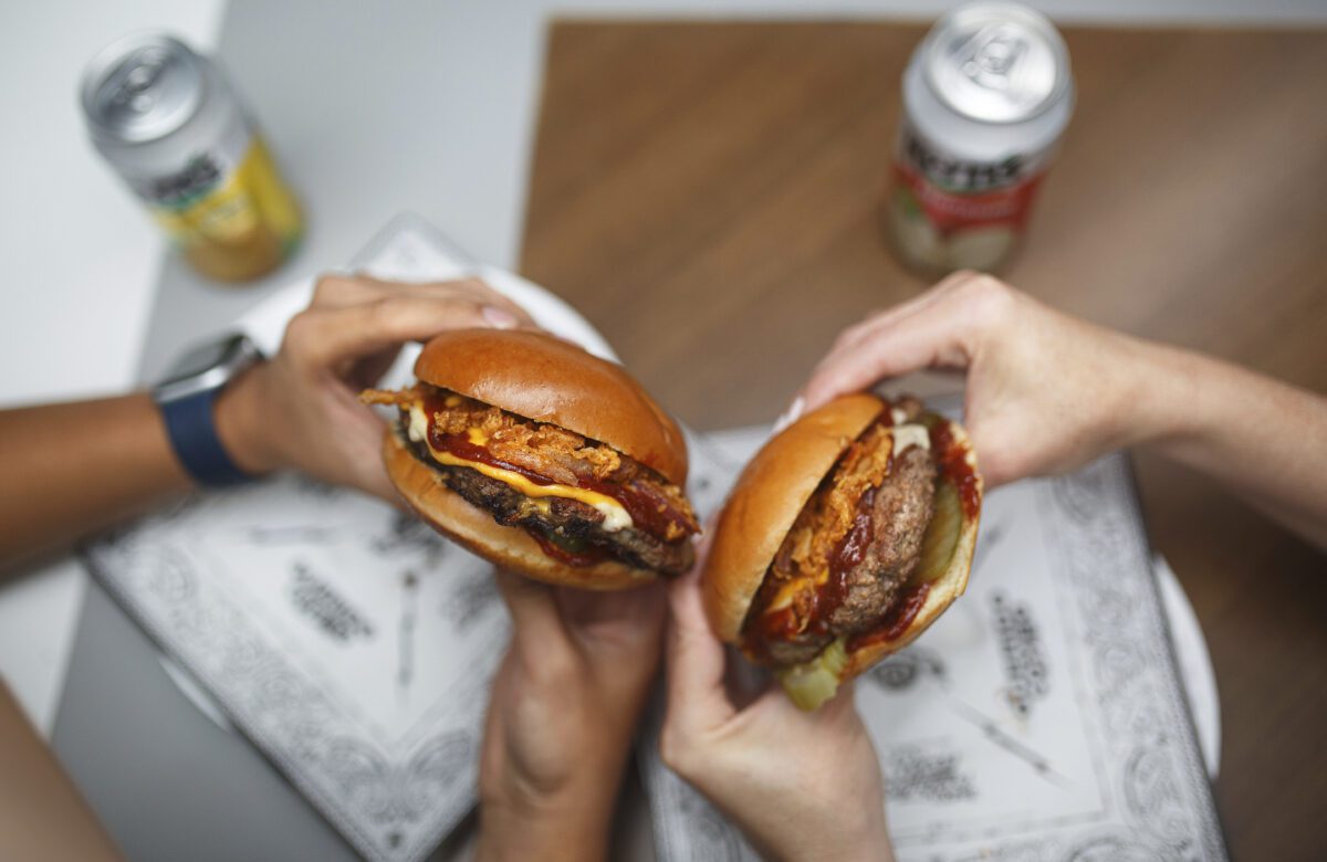 Descubre las 4 nuevas hamburguesas con salsas exclusivas de Kern’s en la Ruta Ketchup Masters