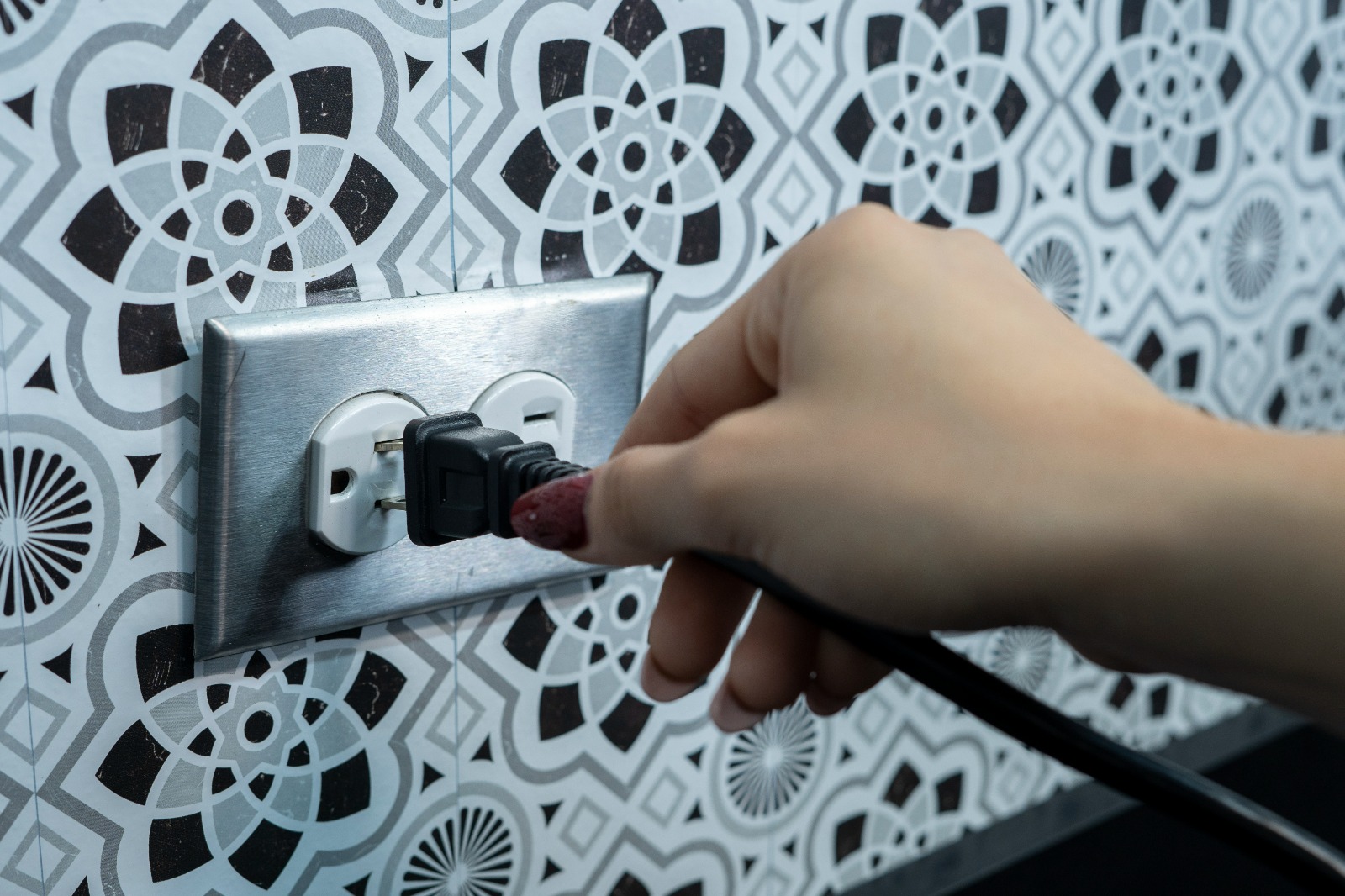 6 prácticas para controlar el gasto eléctrico familiar desde Navidad y enfrentar sequía de El Niño 2024