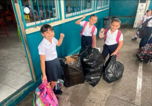 Campeones del reciclaje: tres centros educativos ganaron el premio AmbientaDOS 2023