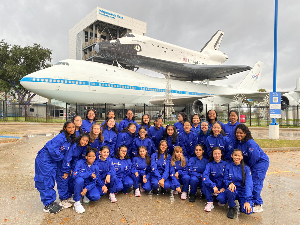 ¡Histórico! 10 niñas costarricenses se graduaron en la NASA junto a 20 tripulantes de República Dominicana y Panamá