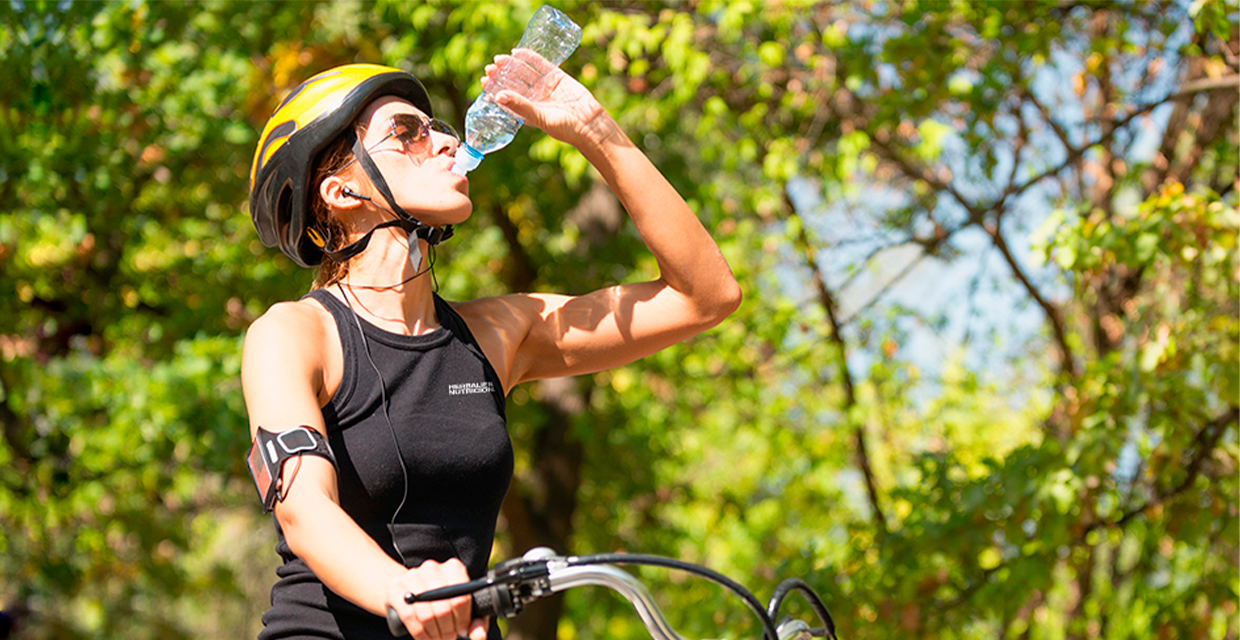¿Cómo el agua mejora la salud del sistema digestivo?