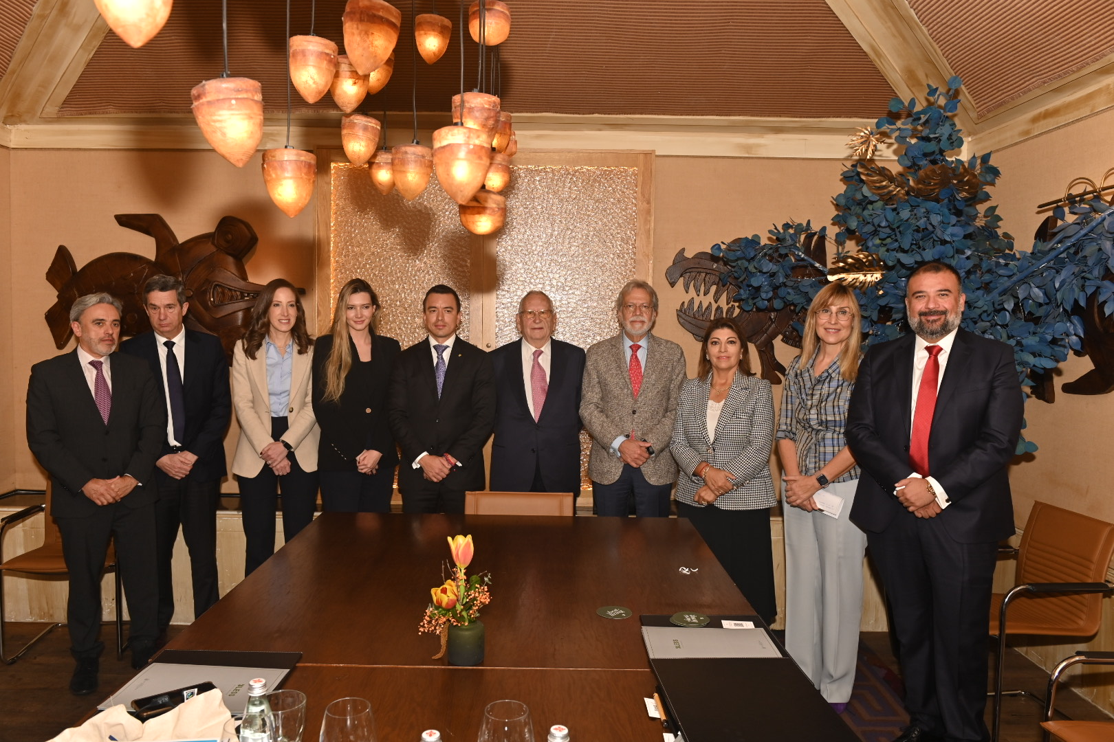 El presidente de Ecuador garantiza seguridad y estabilidad jurídica en un encuentro de CEAPI