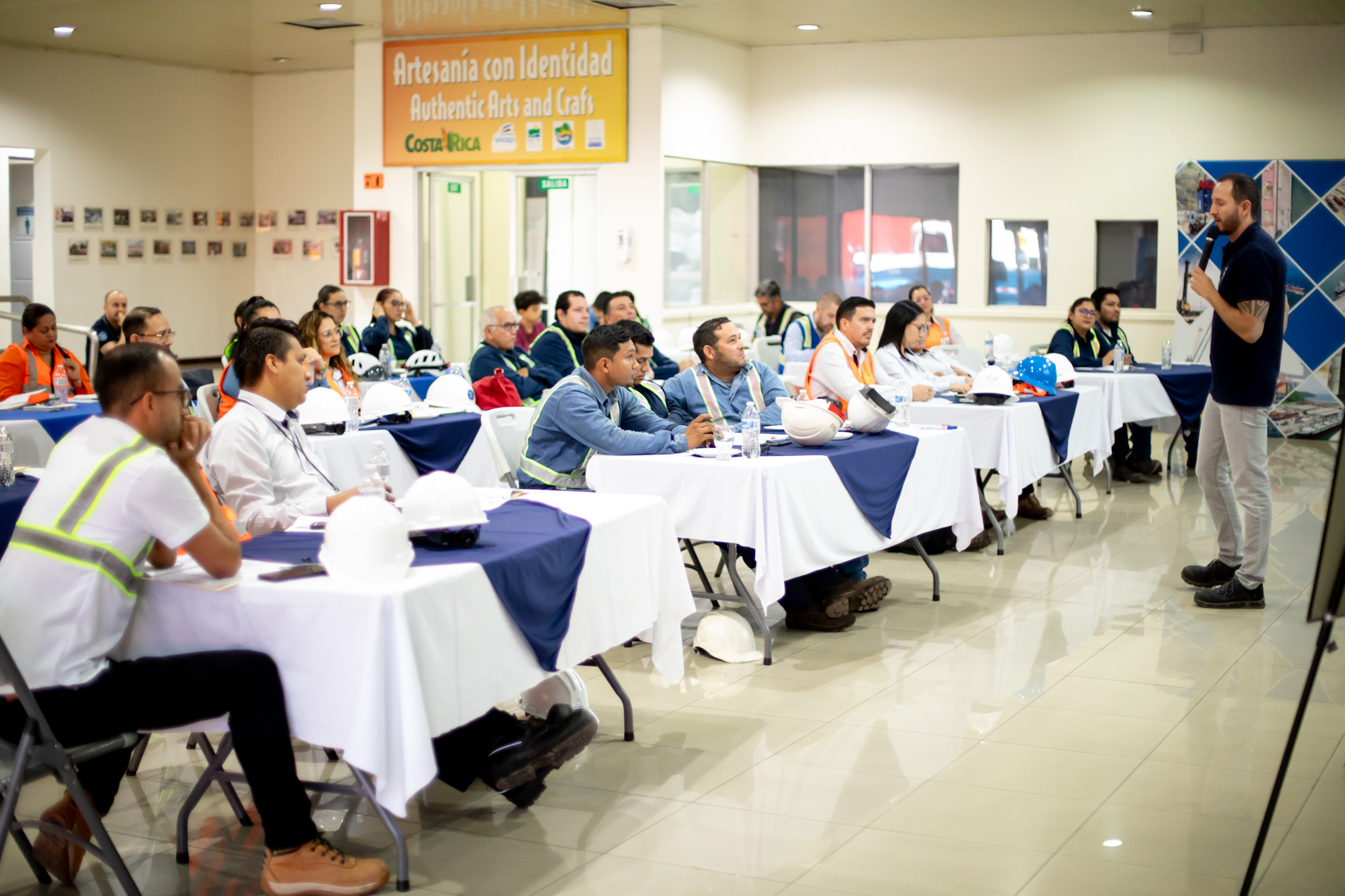 SPC impulsa la excelencia empresarial:  25 colaboradores se graduaron en la Academia BEST