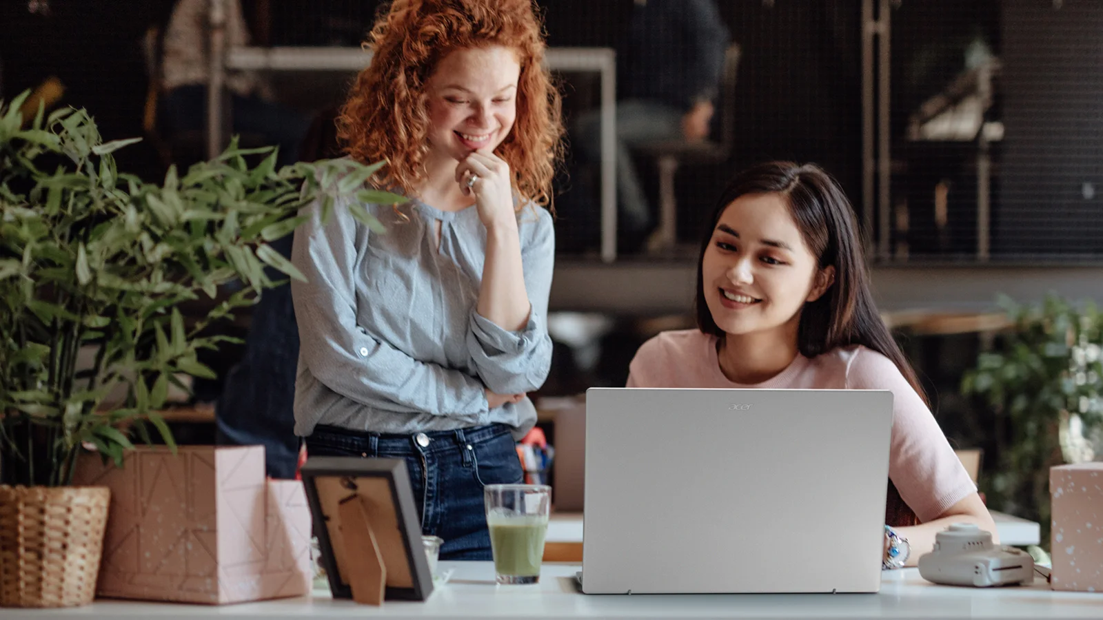 Intel entrenará a 1000 mujeres en Inteligencia Artificial en América Latina