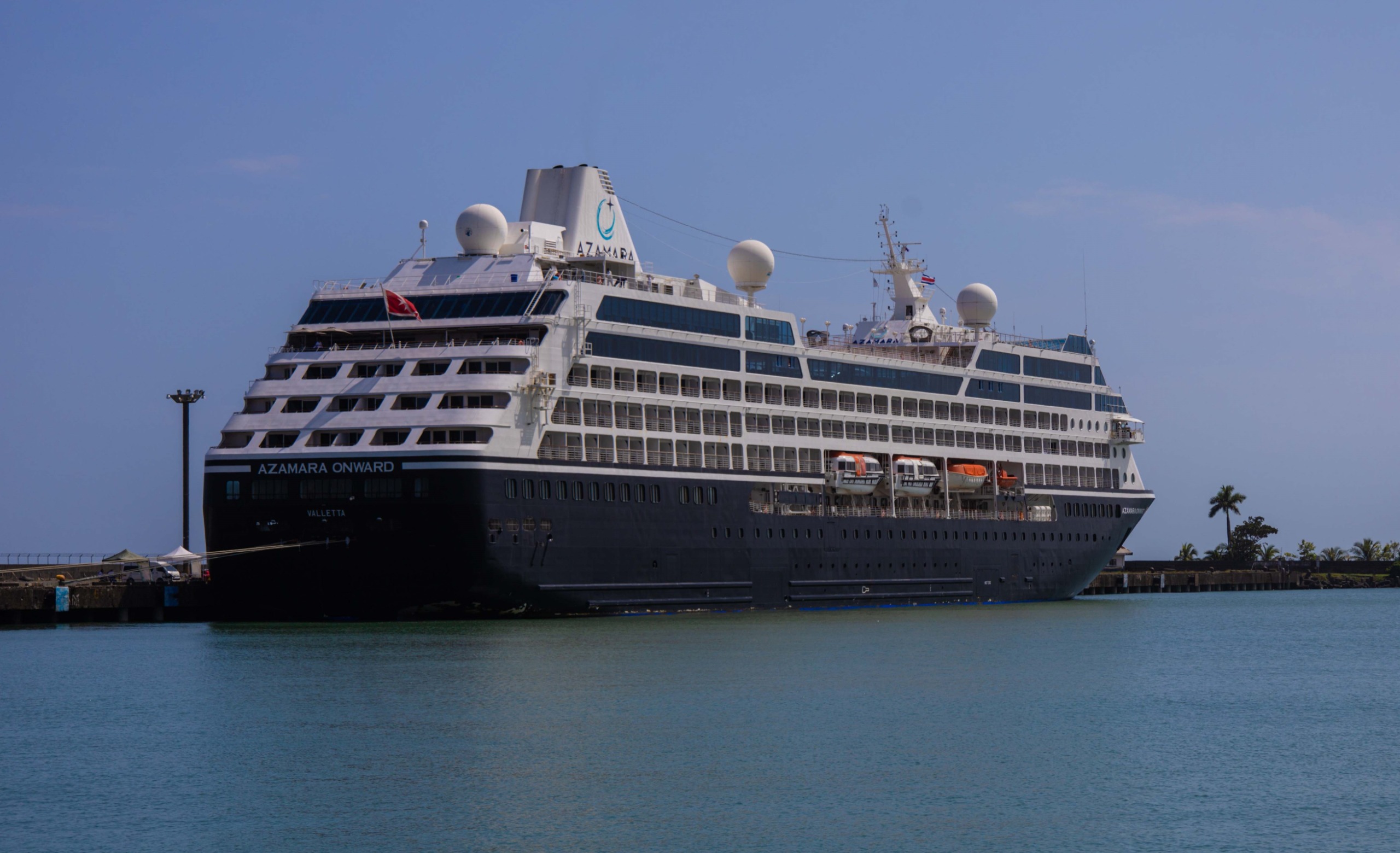Crucero Azamara Onward llegó a Puerto Limón en su viaje alrededor del mundo