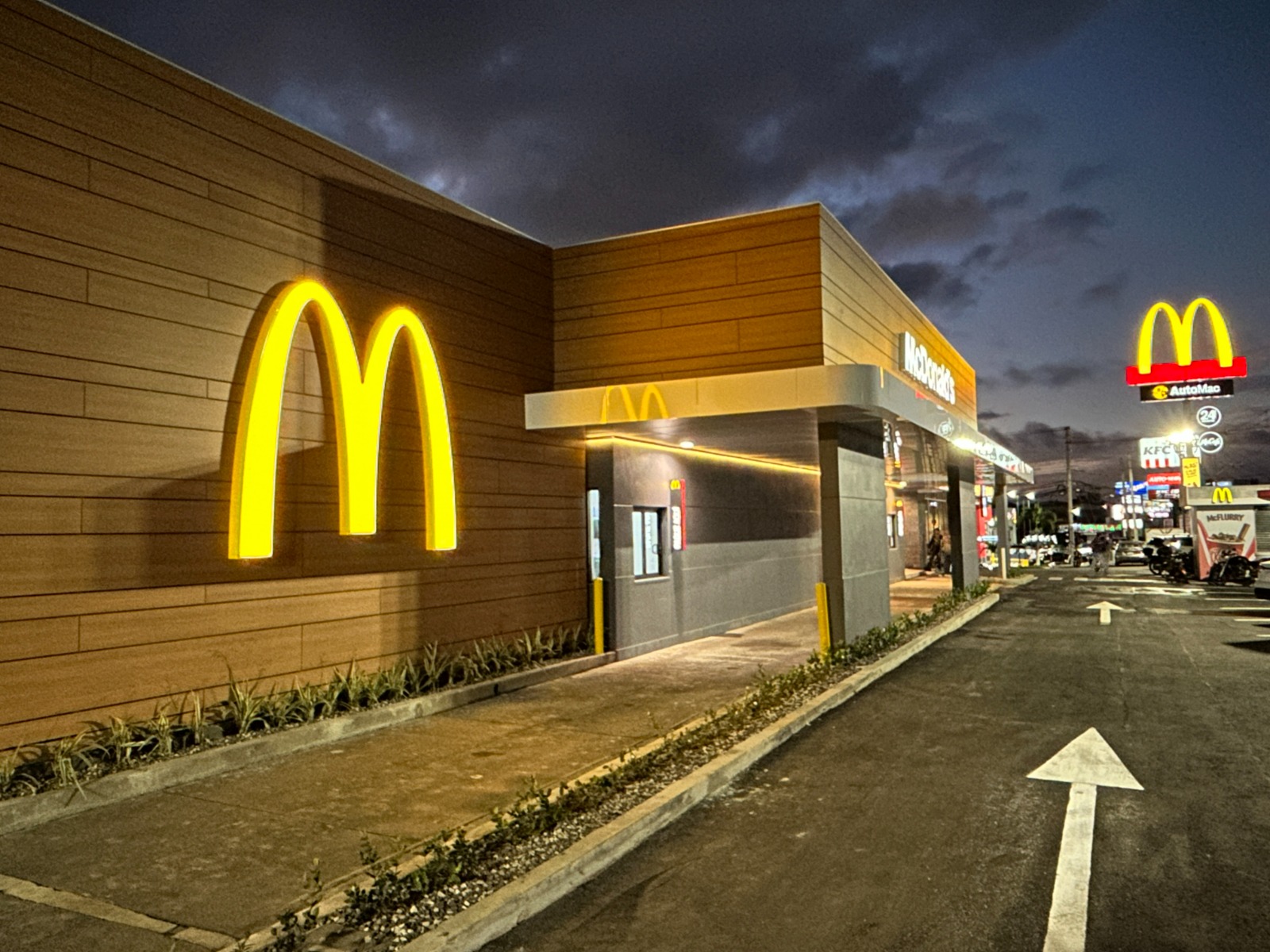 McDonald’s Plaza del Sol se renueva