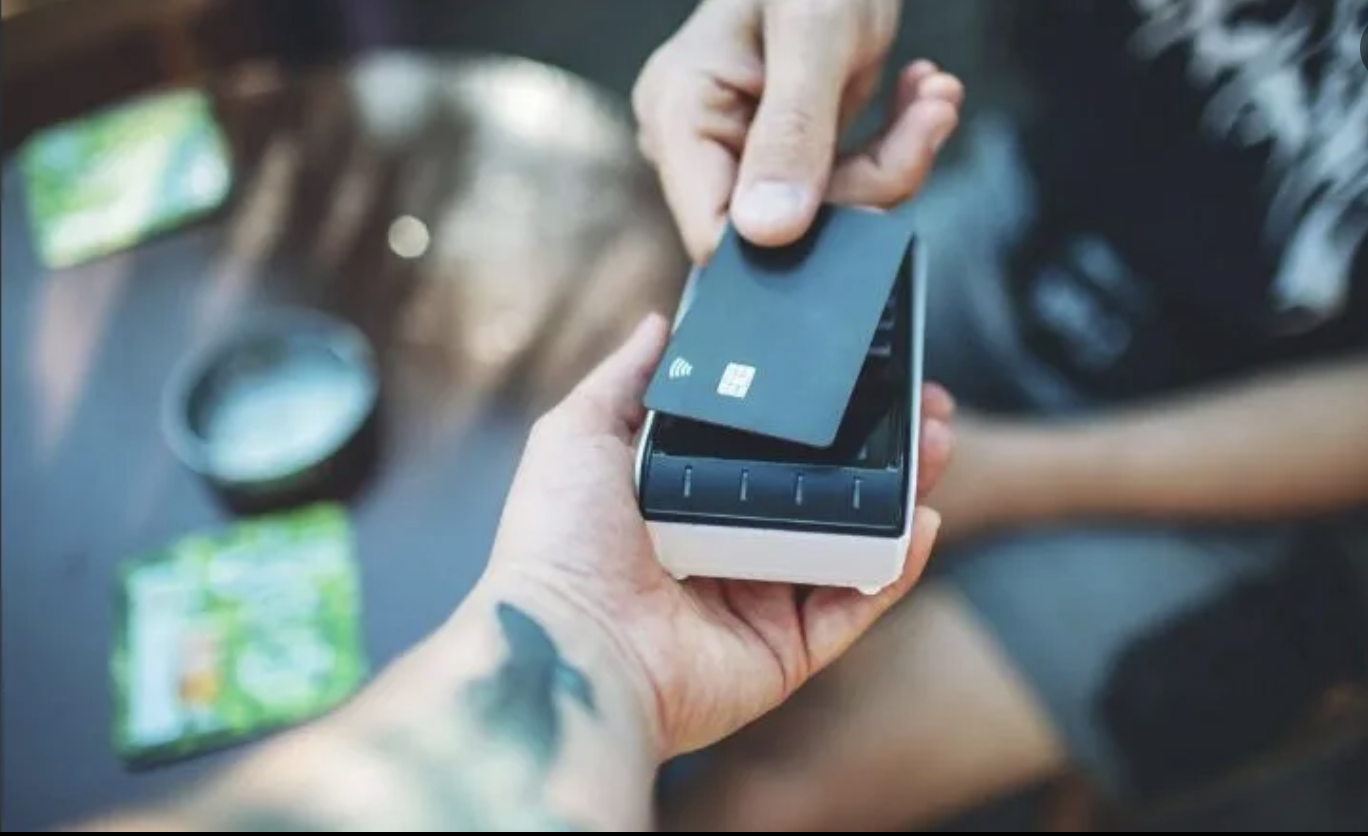 Tarjeta de crédito vs. tarjeta de débito: ¿Cuál es la opción más adecuada para usted?