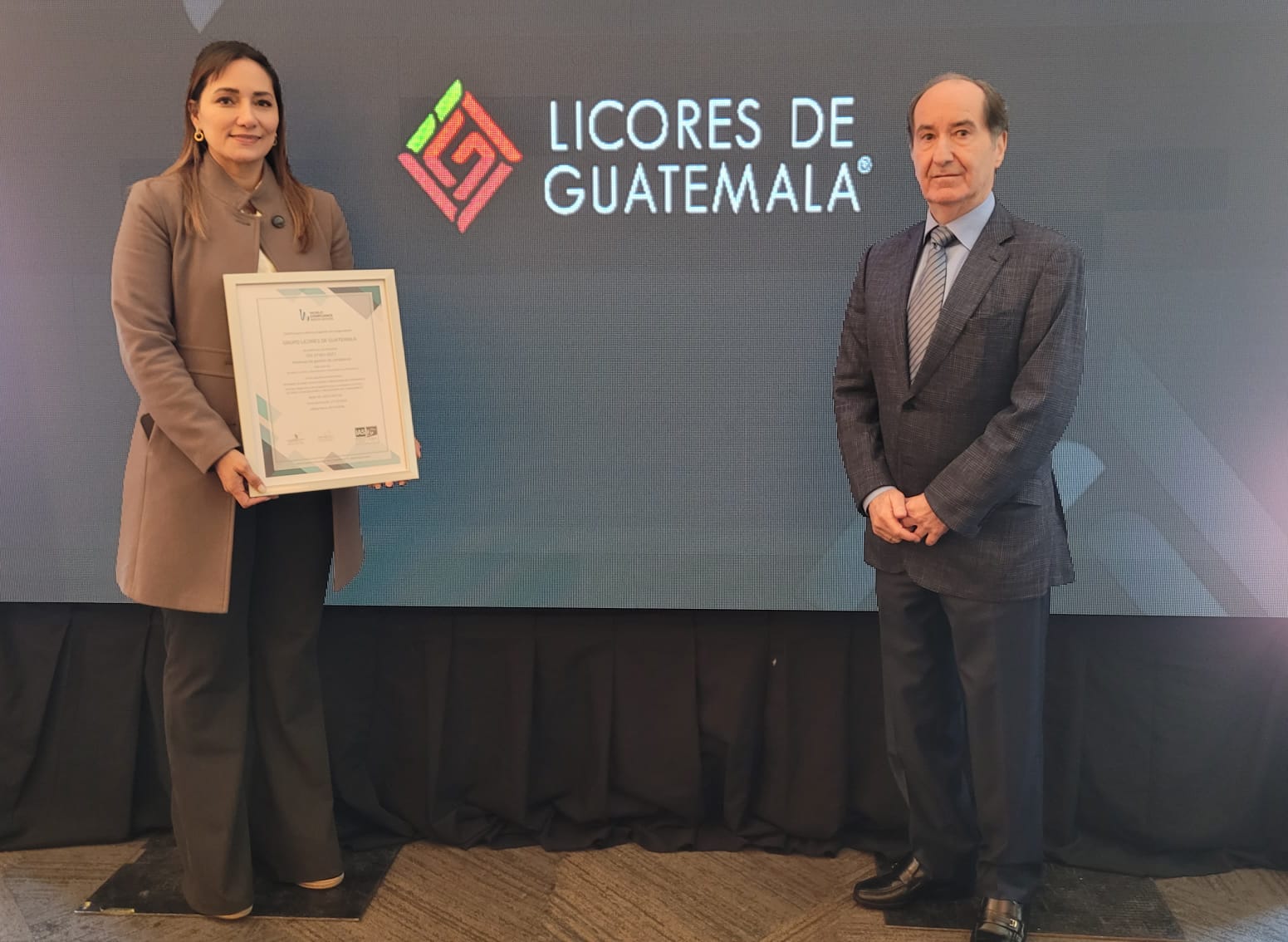 Licores de Guatemala es el primero en obtener la certificación de la Norma ISO 37301:2021 en Centroamérica