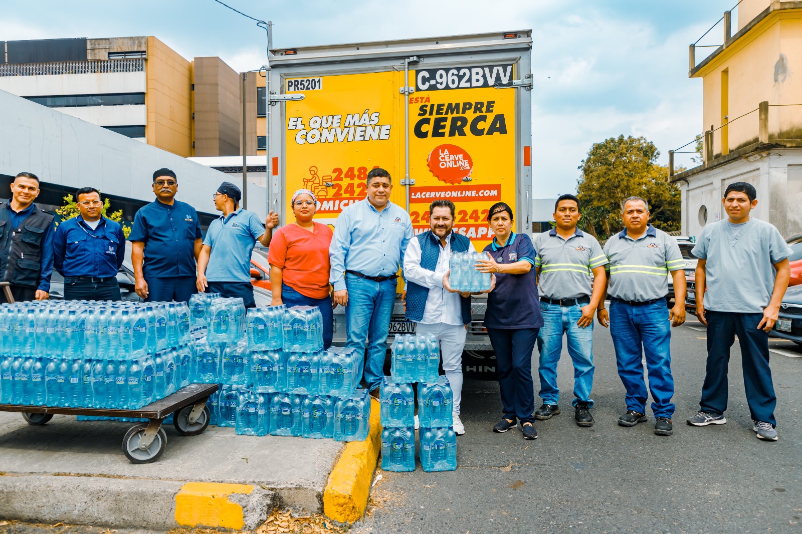 Fundación Castillo Córdova y Agua Pura Salvavidas realizaron donación a Hospital San Juan de Dios