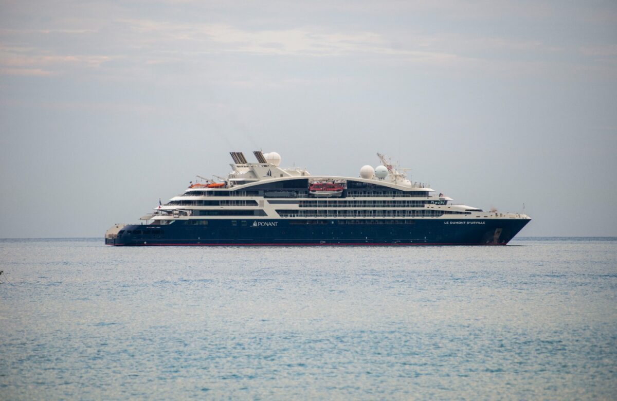 Crucero de “ultra lujo” recorre el Pacífico costarricense