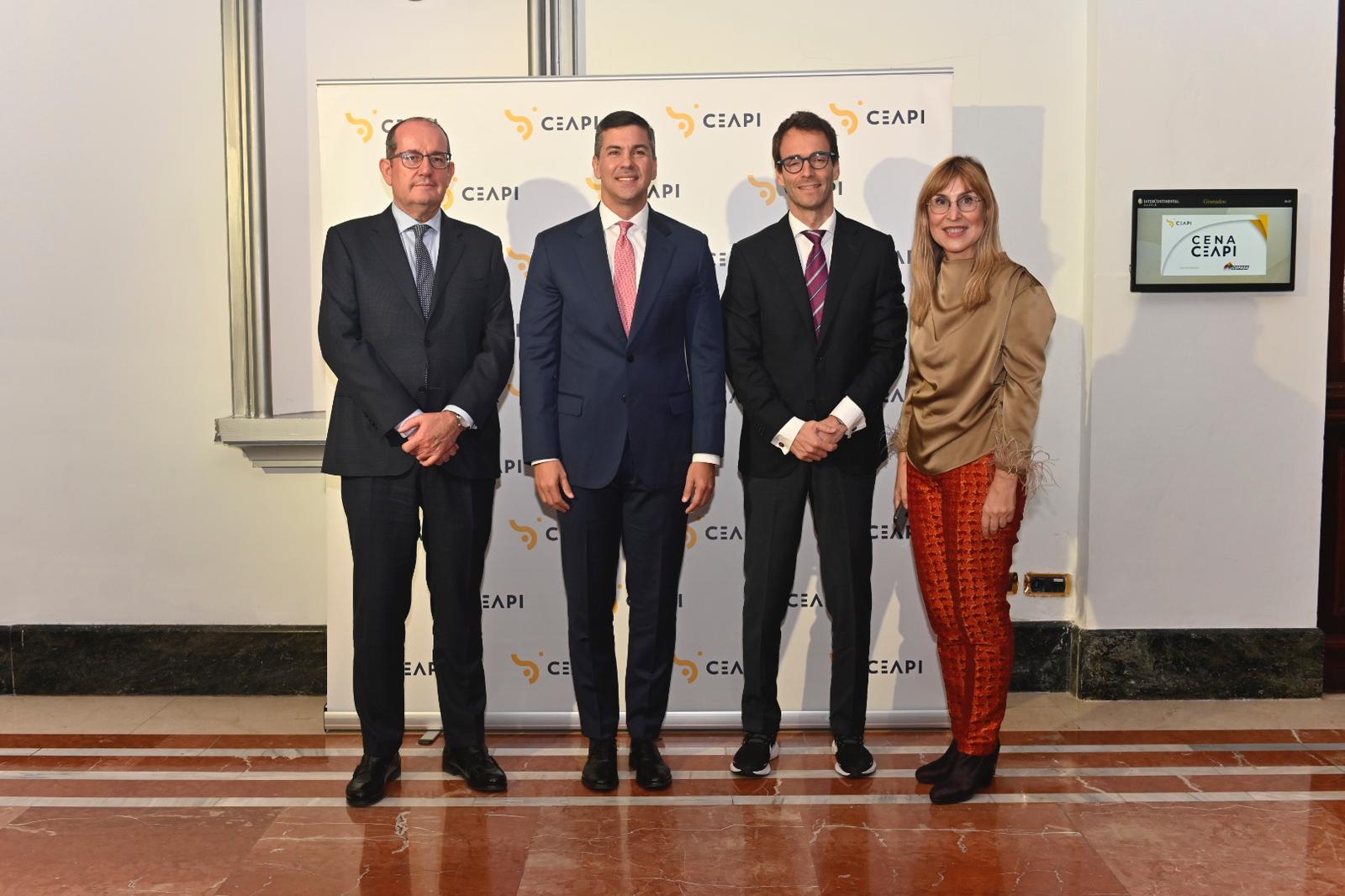 El presidente de Paraguay anima a la iniciativa privada a apoyar al país con la creación de riqueza y empleo