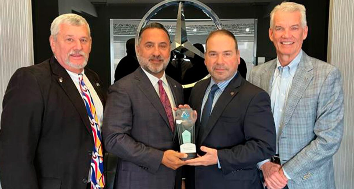 Bill Ussery Motors recibe el prestigioso premio Valued Partner Award de Mercedes Benz USA