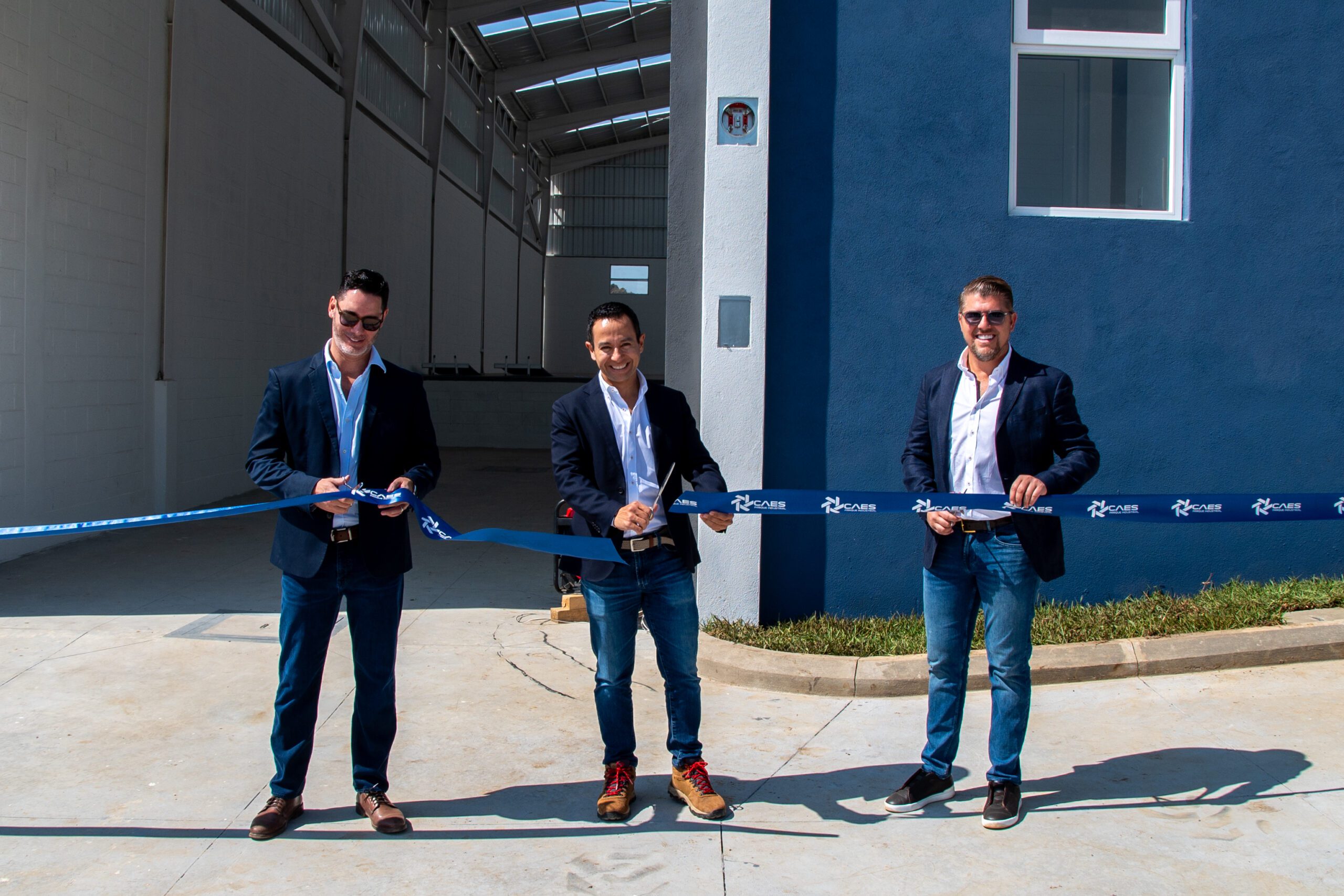Inauguración de la primera bodega del Parque Industrial Caes