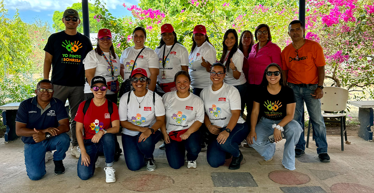 Coca-Cola FEMSA y Fundación “Yo Pinto una Sonrisa” impulsan la educación en Aguadulce, Panamá