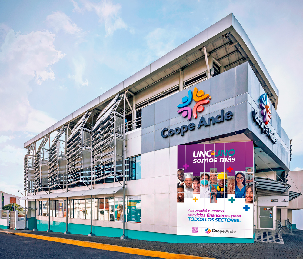 Coope Ande, Compromiso con la mujer