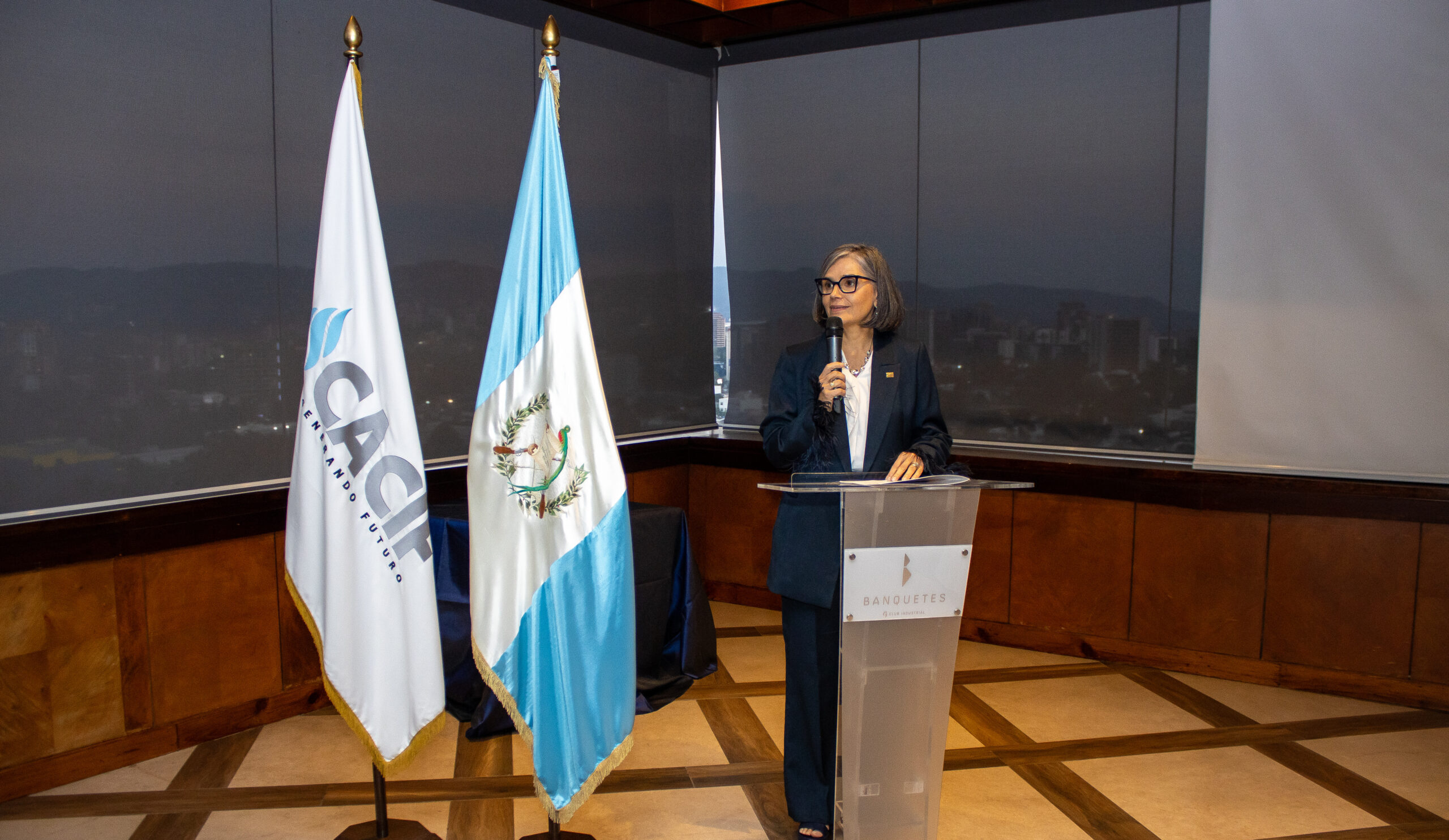Carmen María Torrebiarte, nueva presidenta de CACIF