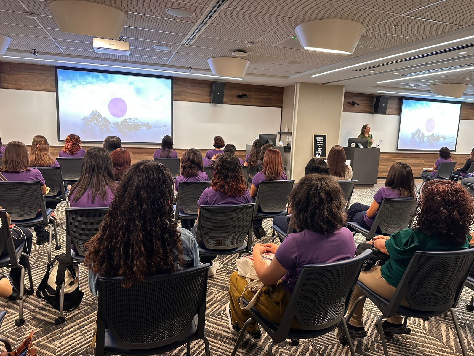 En Costa Rica el 34,4% de las mujeres ocupan puestos en áreas científico – tecnológicas