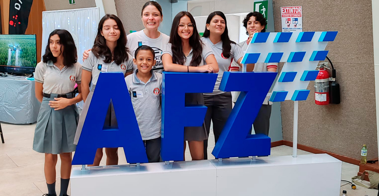 111 Estudiantes de colegios técnicos guanacastecos se capacitaron en robótica e inteligencia artificial