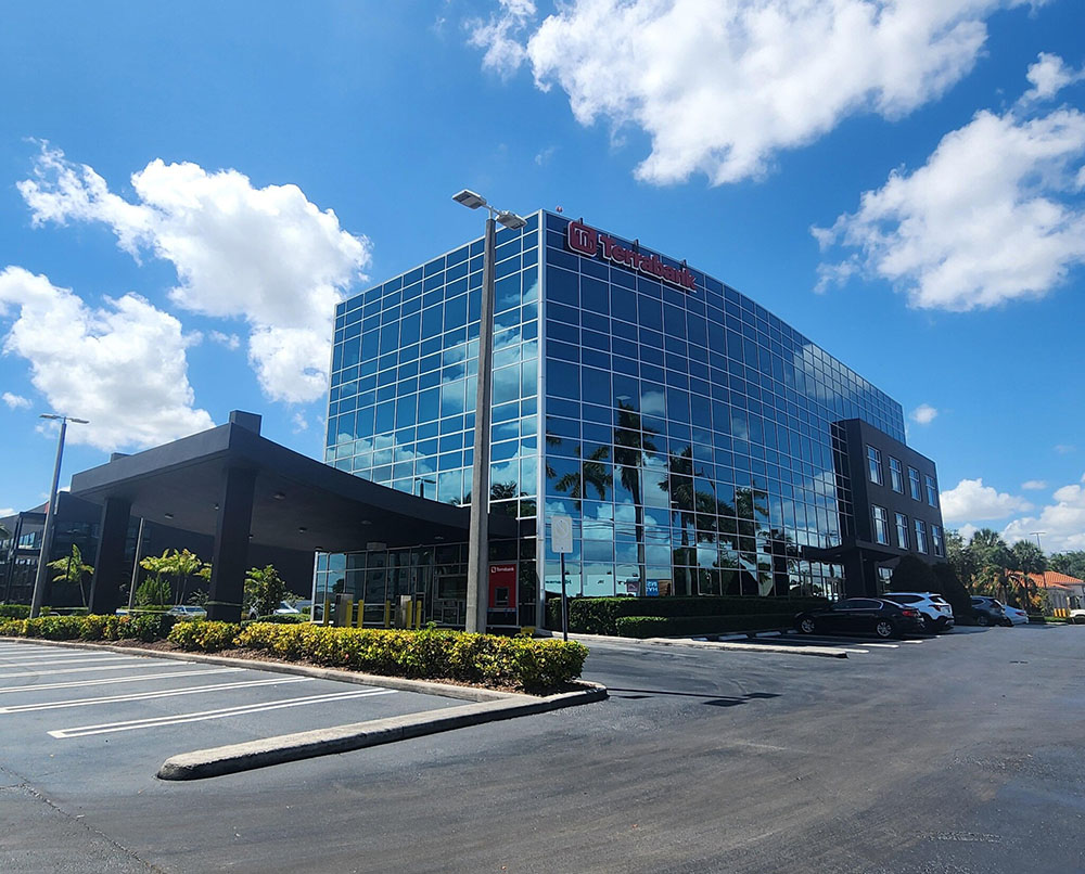 Terrabank abre su primer centro bancario en Doral, Miami