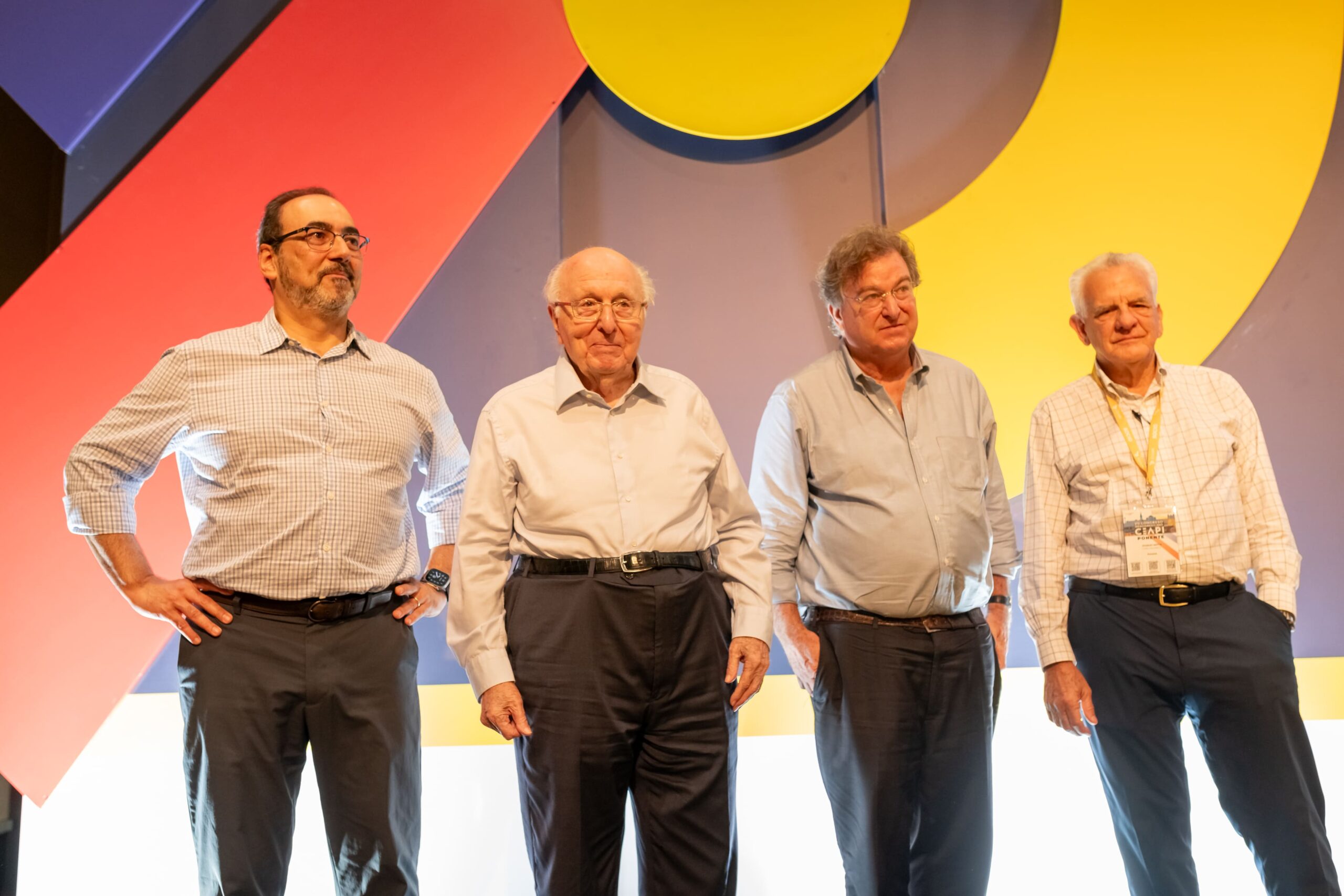 Jaime Gilinski e Isaac Gilinski reciben la Medalla de Honor de CEAPI durante el VII Congreso Iberoamericano