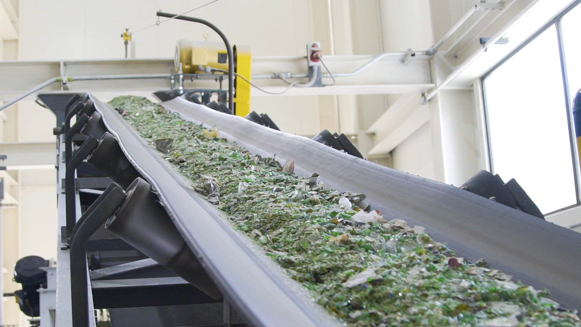 Costa Rica establece nuevo récord en recuperación y reciclaje de vidrio