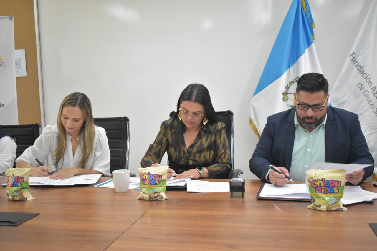 Fundación Azteca Guatemala y Nutrición Chispuditos firman convenio para apoyar juntos la nutrición infantil