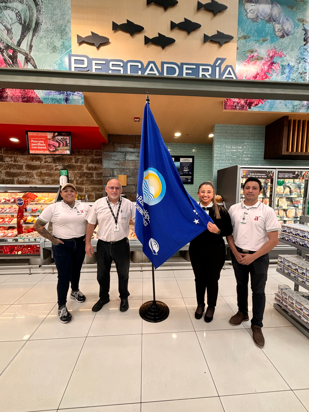 Auto Mercado recibe 26 Galardones de Bandera Azul Ecológica
