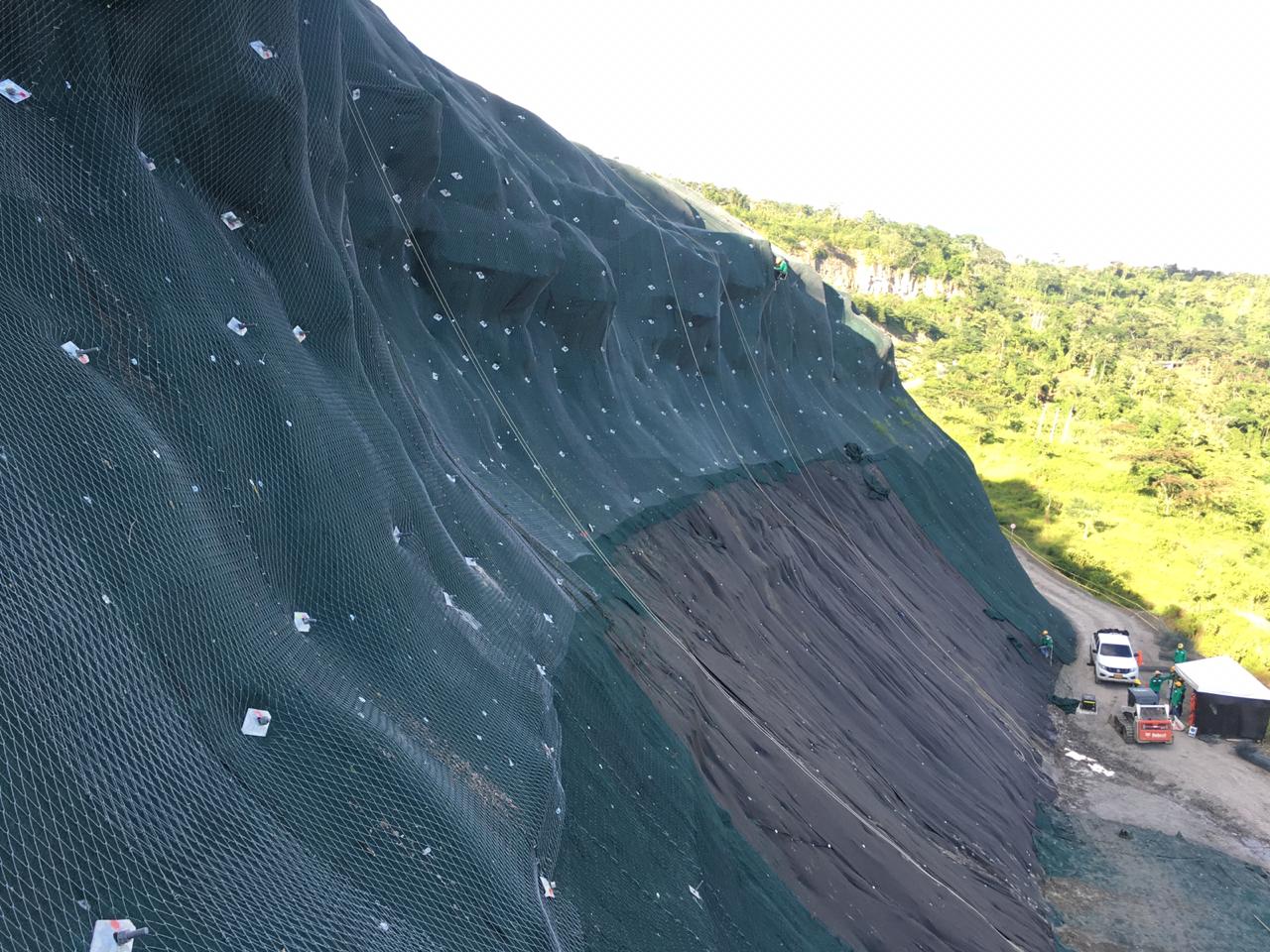 Beneficios de los muros geosintéticos: innovación en la construcción para un futuro sostenible y con menor impacto ambiental