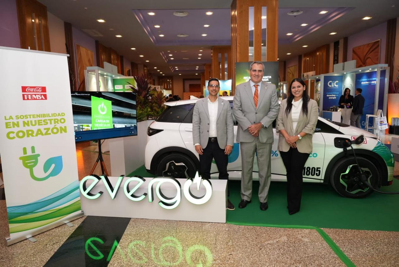 Coca-Cola FEMSA Panamá presente en el XIII Simposio Industrial de Energía y Agua