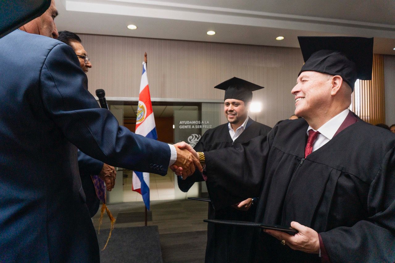 Líderes en Programación Neurolinguística en Costa Rica reciben Doctorado Honoris Causa