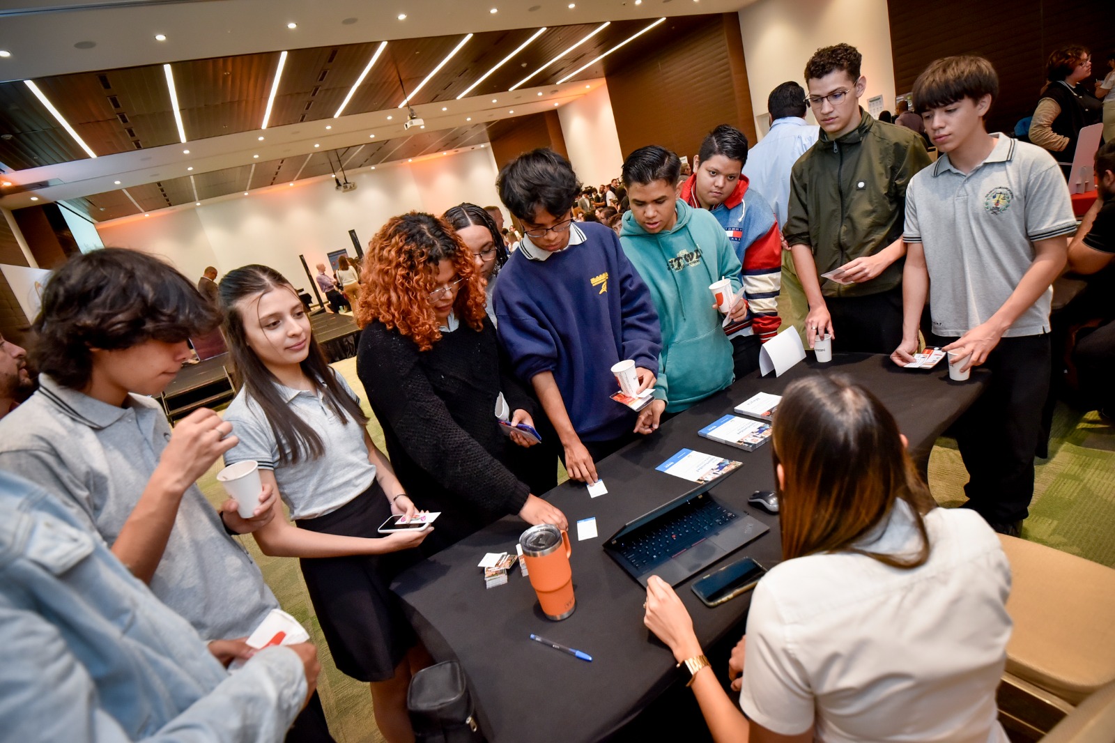 Feria de empleo busca impulsar la empleabilidad en jóvenes del sector gastronómico