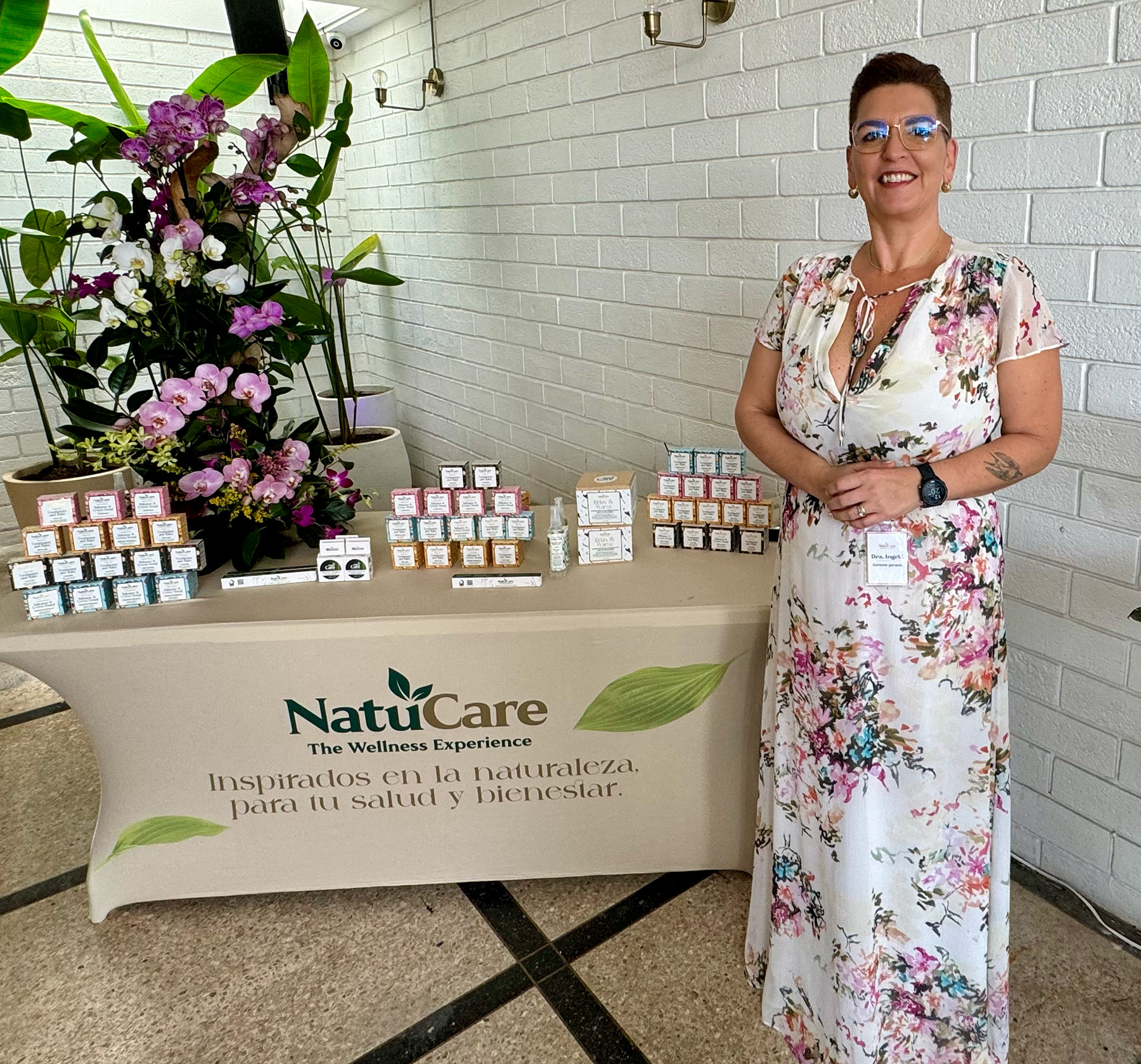 Odontóloga costarricense transforma el cuidado dental con una línea 100% botánica y libre de plásticos