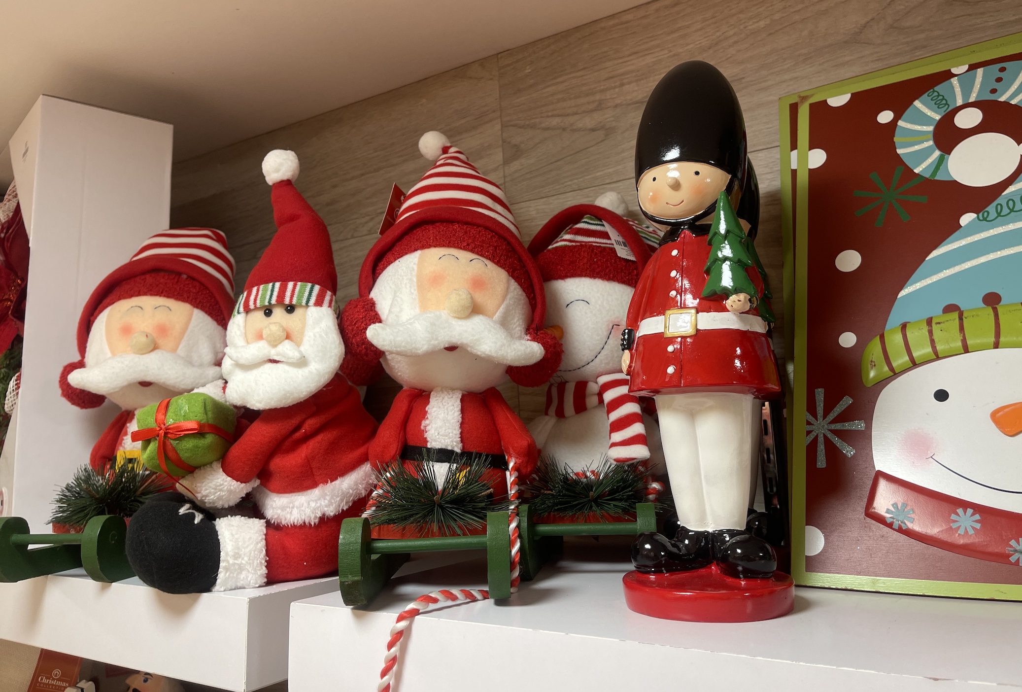 Aliss presenta tendencias de decoración navideñas 2024 con precios de regalo para todos