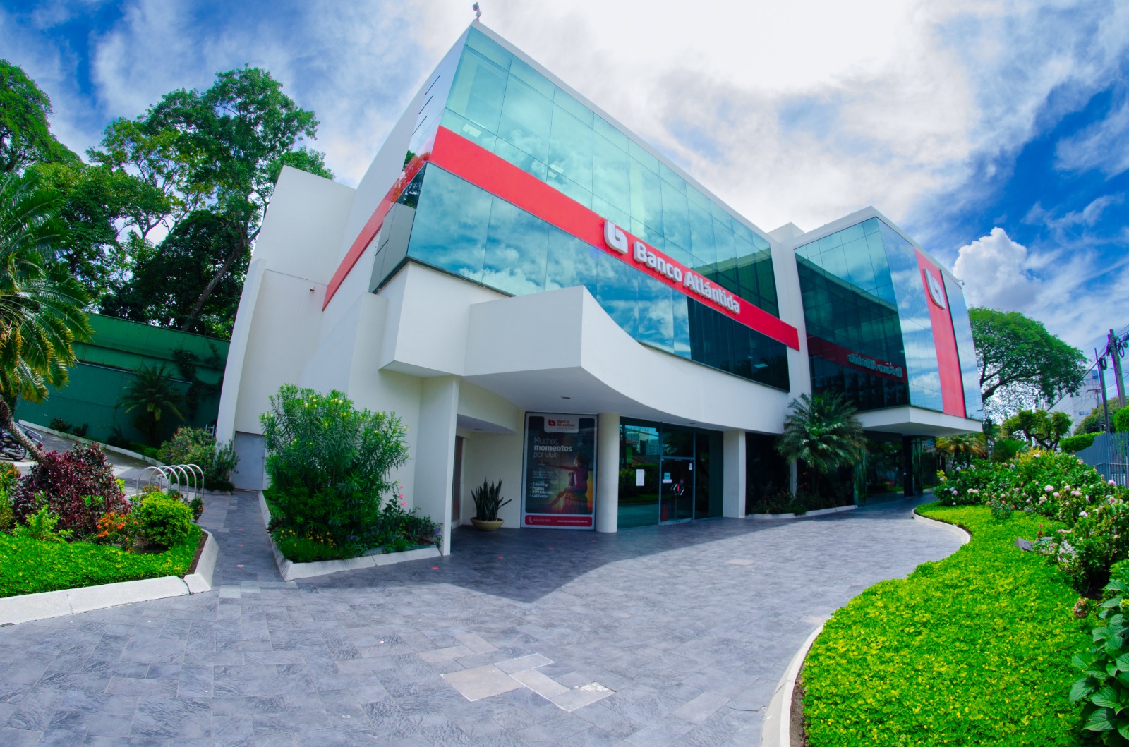 Banco Atlántida pionero en activos digitales en El Salvador