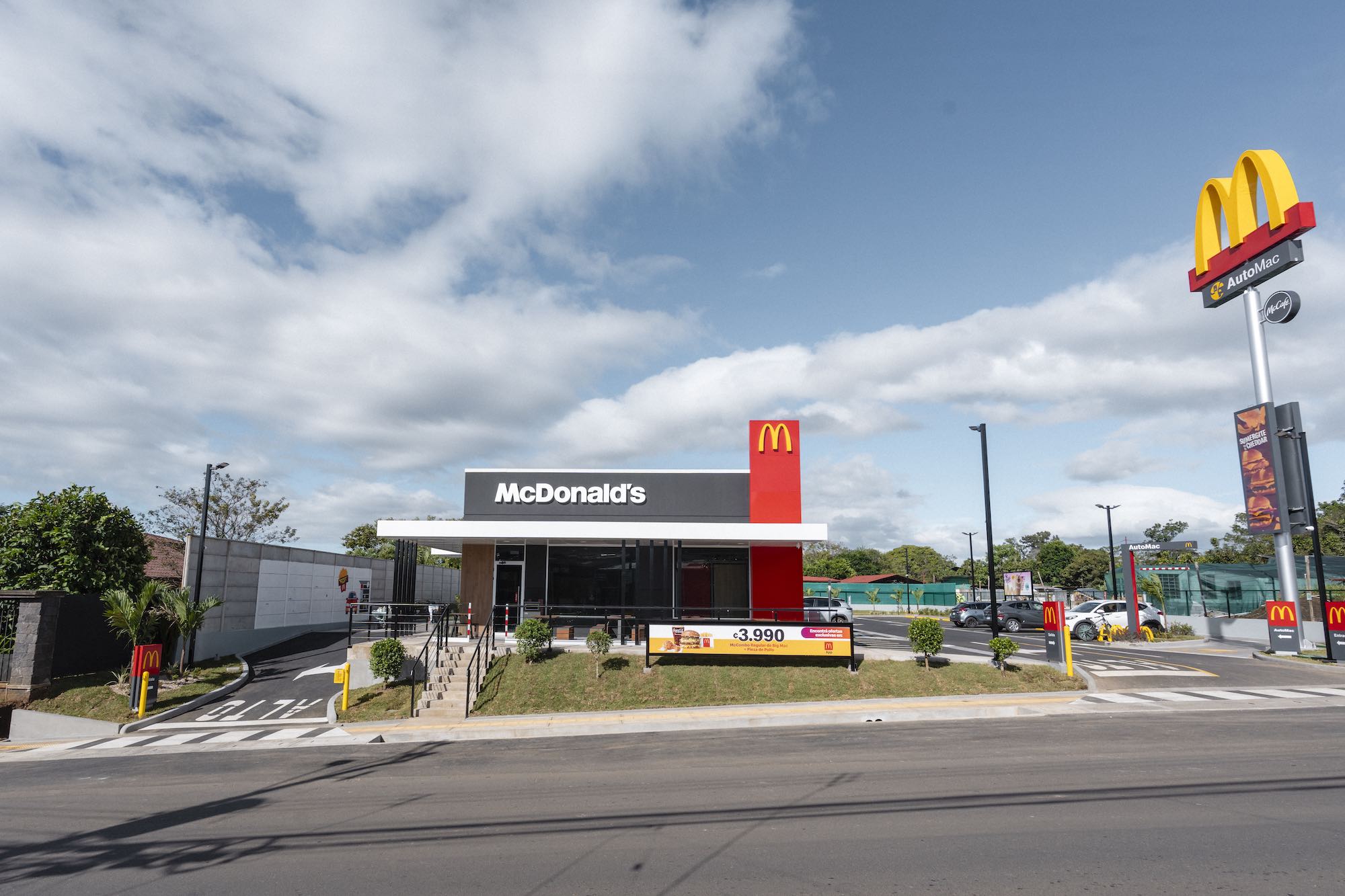 Costa Rica: McDonald’s abre su restaurante número 11 en Heredia: el primero con paneles solares en la provincia