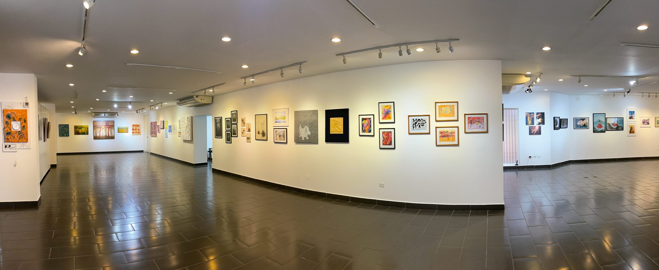 Una mano de apoyo al artista nicaragüense