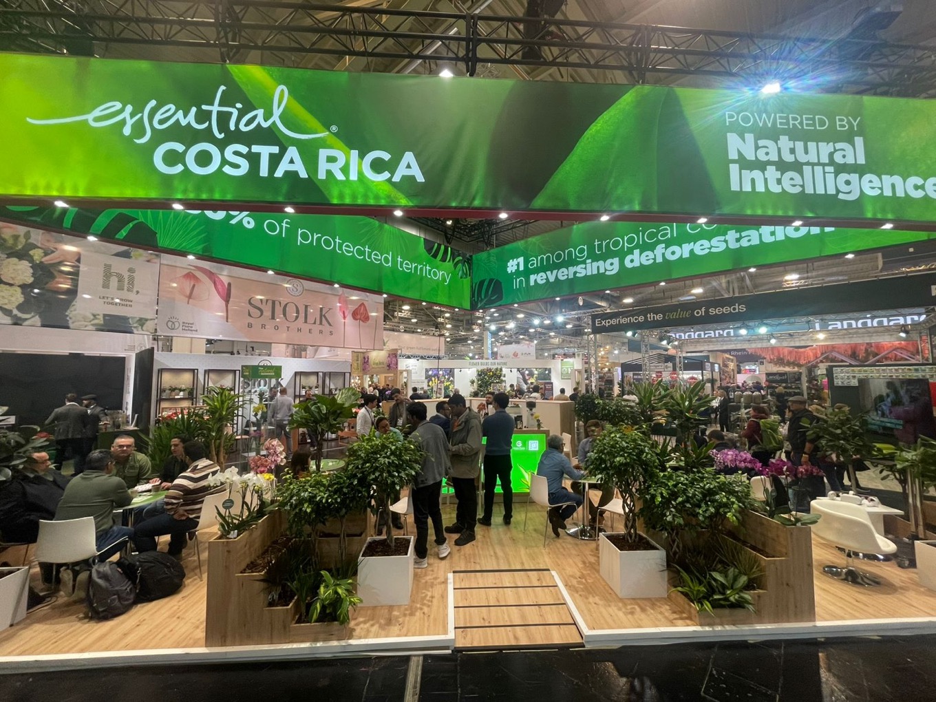 Costa Rica expone su oferta de plantas ornamentales ante más de 43 países