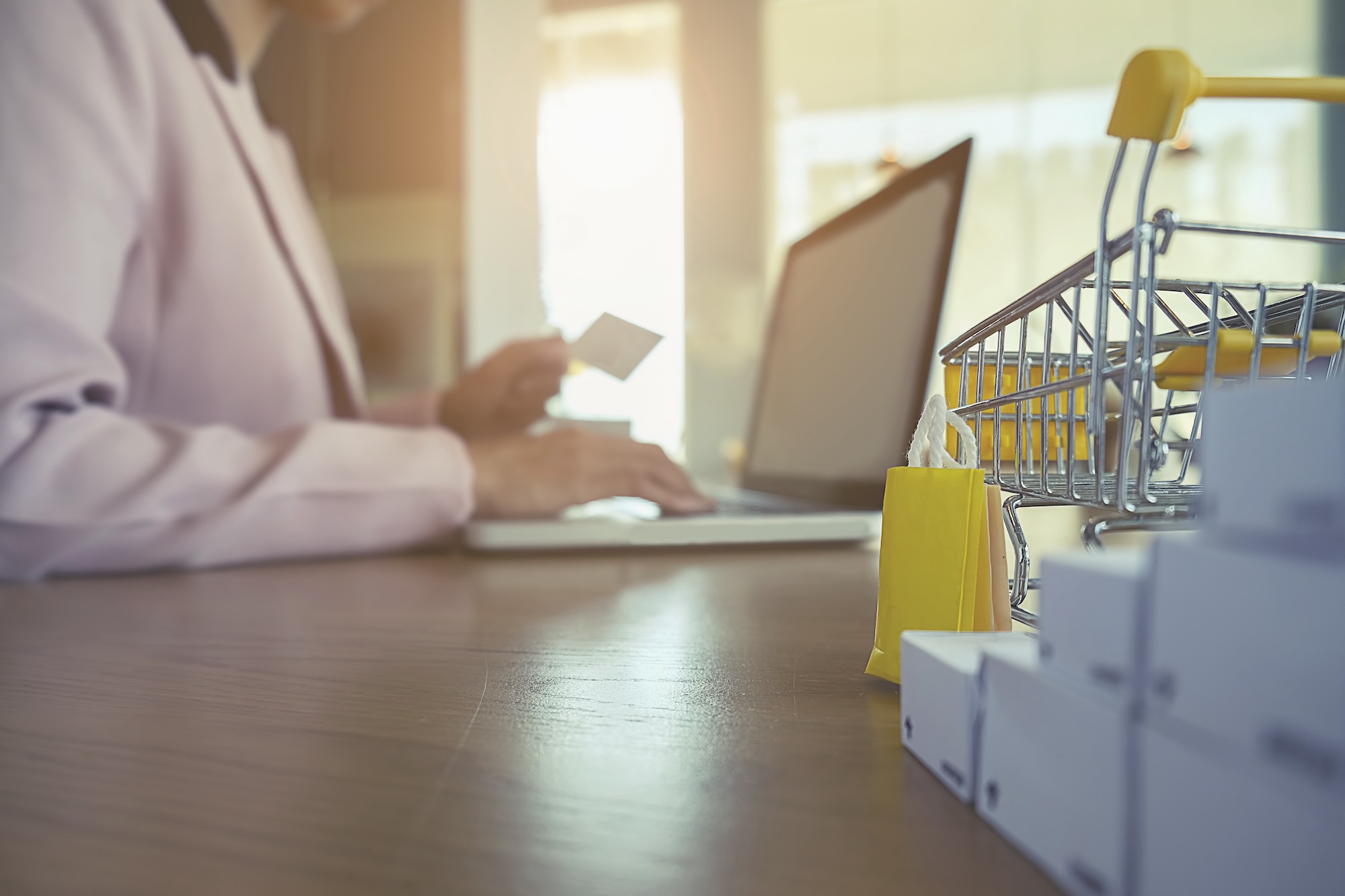 Costa Rica proyecta ingresos por US$1.802 millones en comercio electrónico para 2025